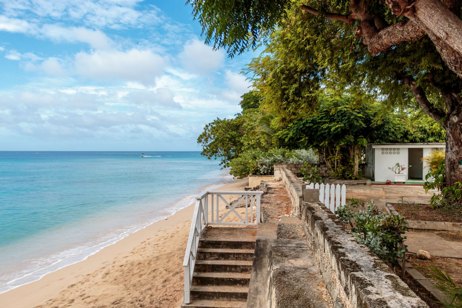 Canon EOS 70D + Canon EF-S 18-55mm F3.5-5.6 IS STM sample photo. Clearwater villa beach, barbados photography