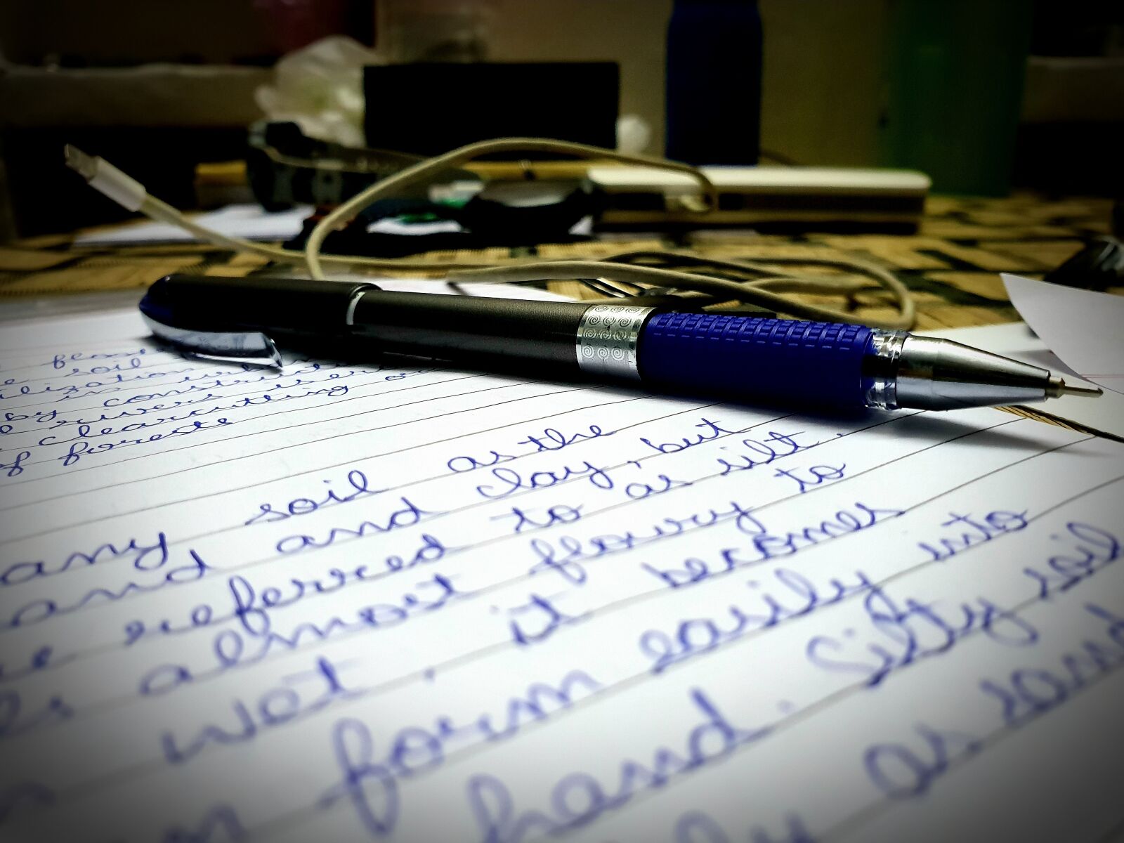 Samsung Galaxy S9+ sample photo. Desk, table, pen photography