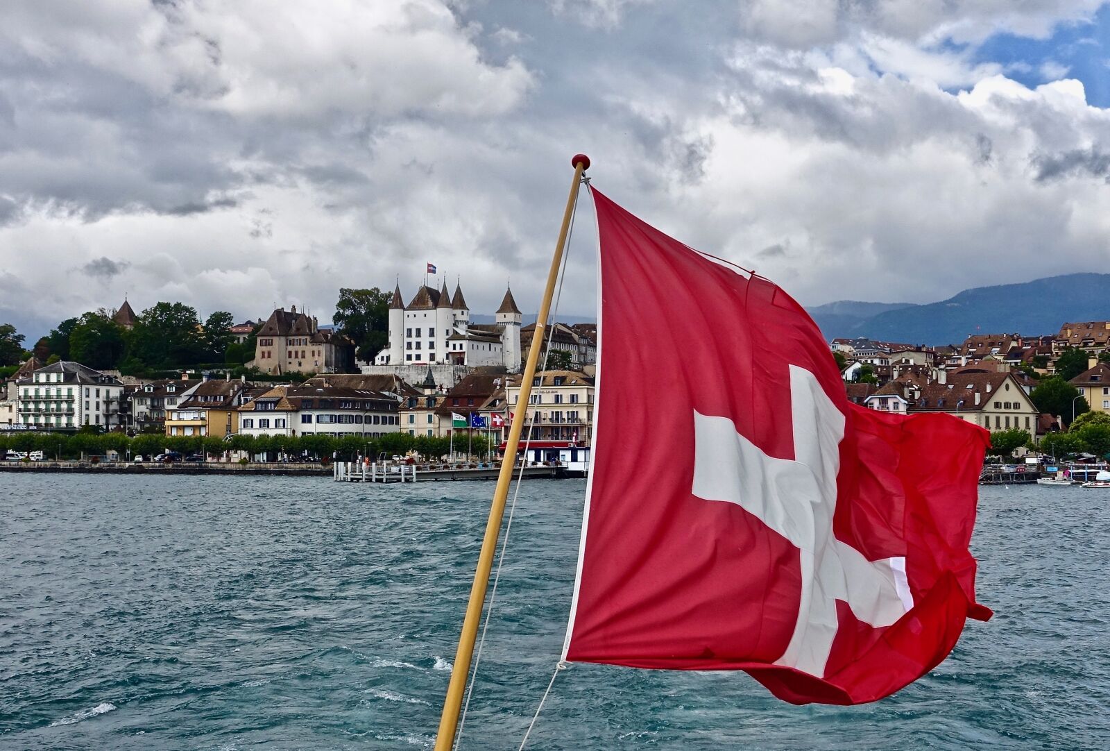 Sony Cyber-shot DSC-RX100 III sample photo. Swiss, nyon, castle photography