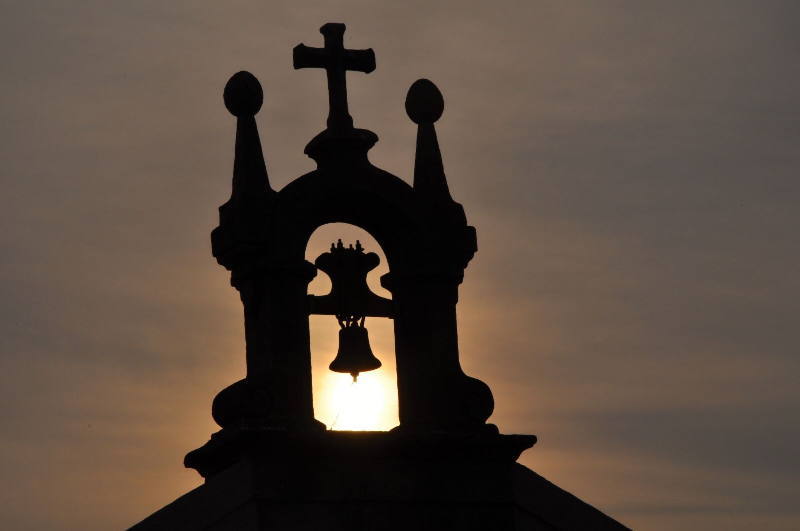 Nikon D5000 sample photo. Bell tower, church, twilight photography
