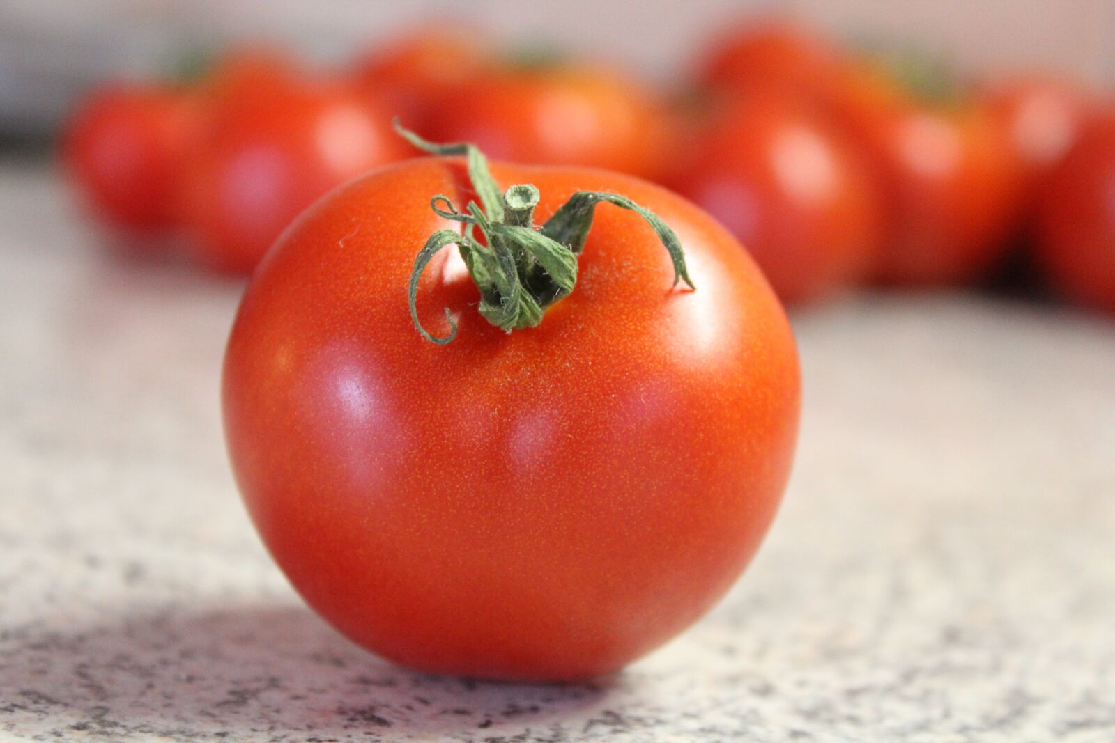 Canon EOS 1200D (EOS Rebel T5 / EOS Kiss X70 / EOS Hi) sample photo. Tomato, red, vegetables photography