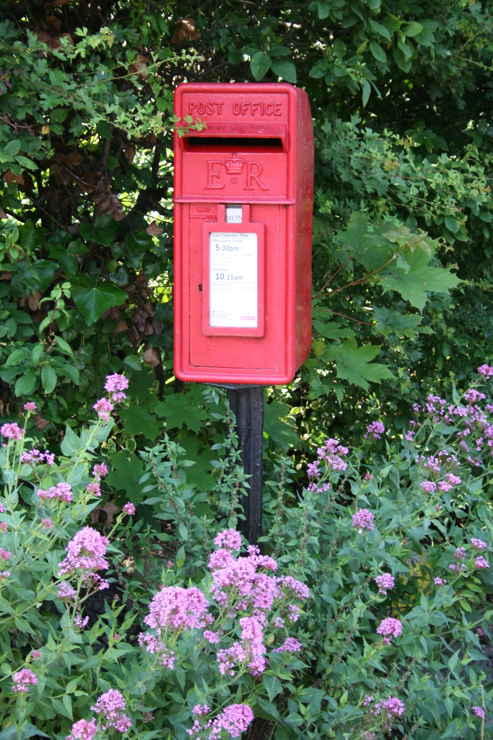Canon EOS 350D (EOS Digital Rebel XT / EOS Kiss Digital N) sample photo. Post box, letter, england photography
