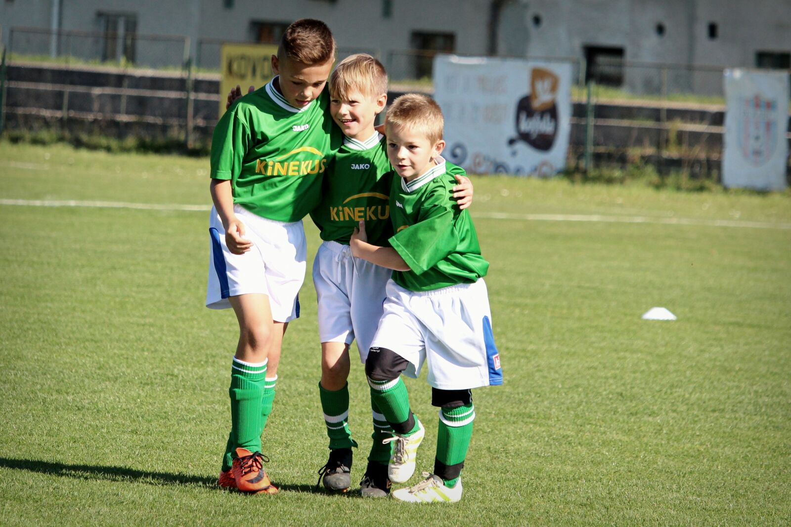 Canon EF-S 55-250mm F4-5.6 IS STM sample photo. Football, prep, children photography