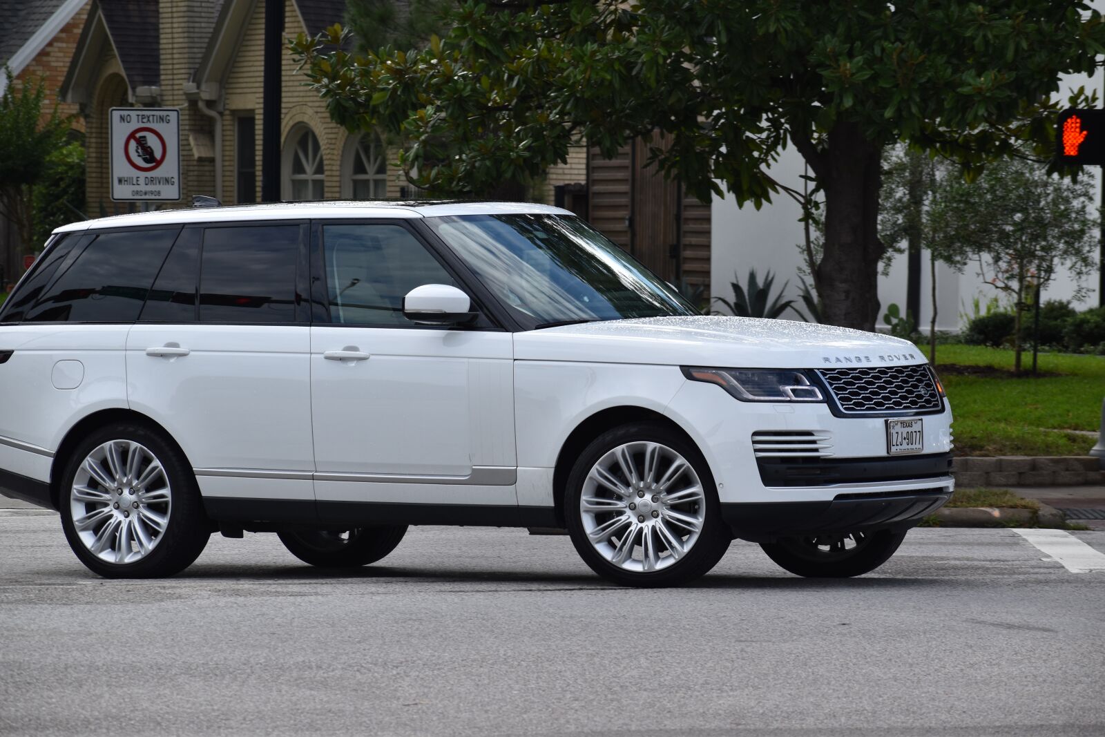 Nikon D3500 sample photo. Suv, range rover, sport photography