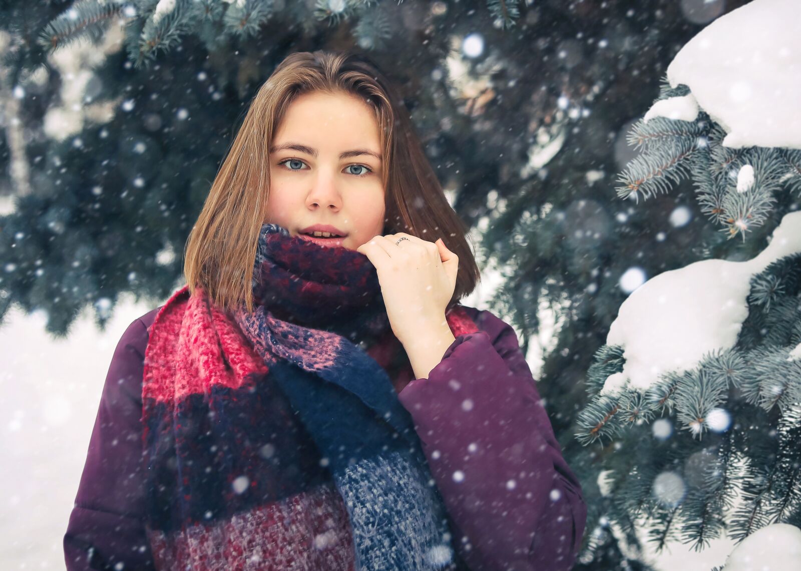Canon EOS 5D Mark IV sample photo. Girl, winter, weather photography