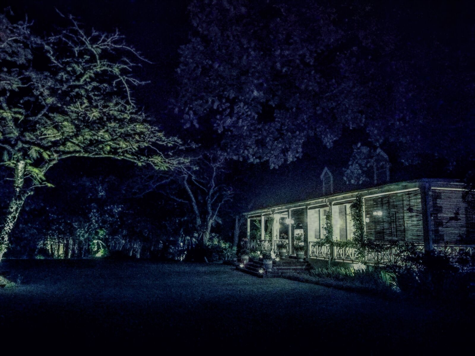 HUAWEI P9 sample photo. Night, house, dark photography