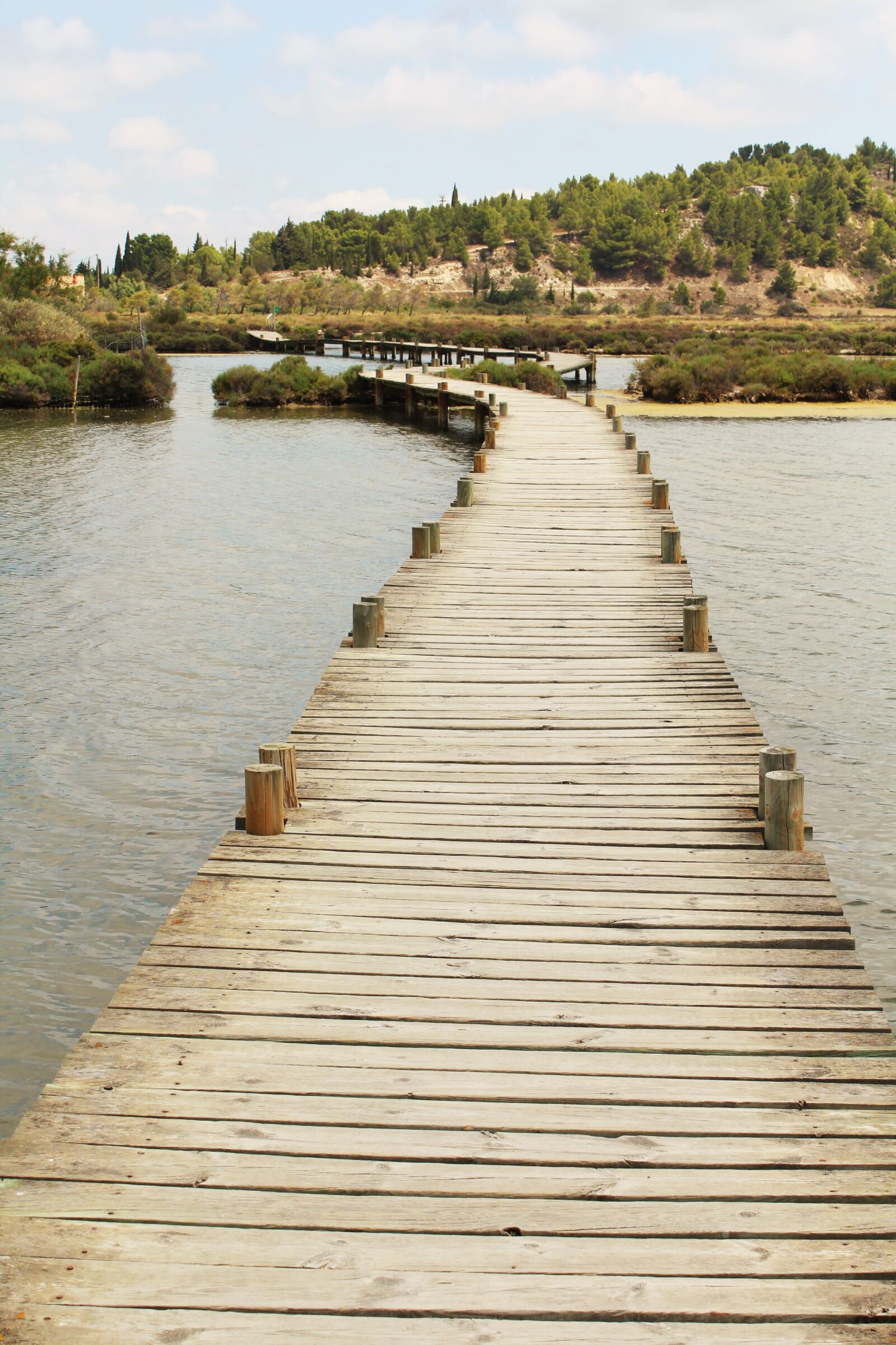 Canon EOS 1200D (EOS Rebel T5 / EOS Kiss X70 / EOS Hi) sample photo. Bridge, salins, wooden bridge photography