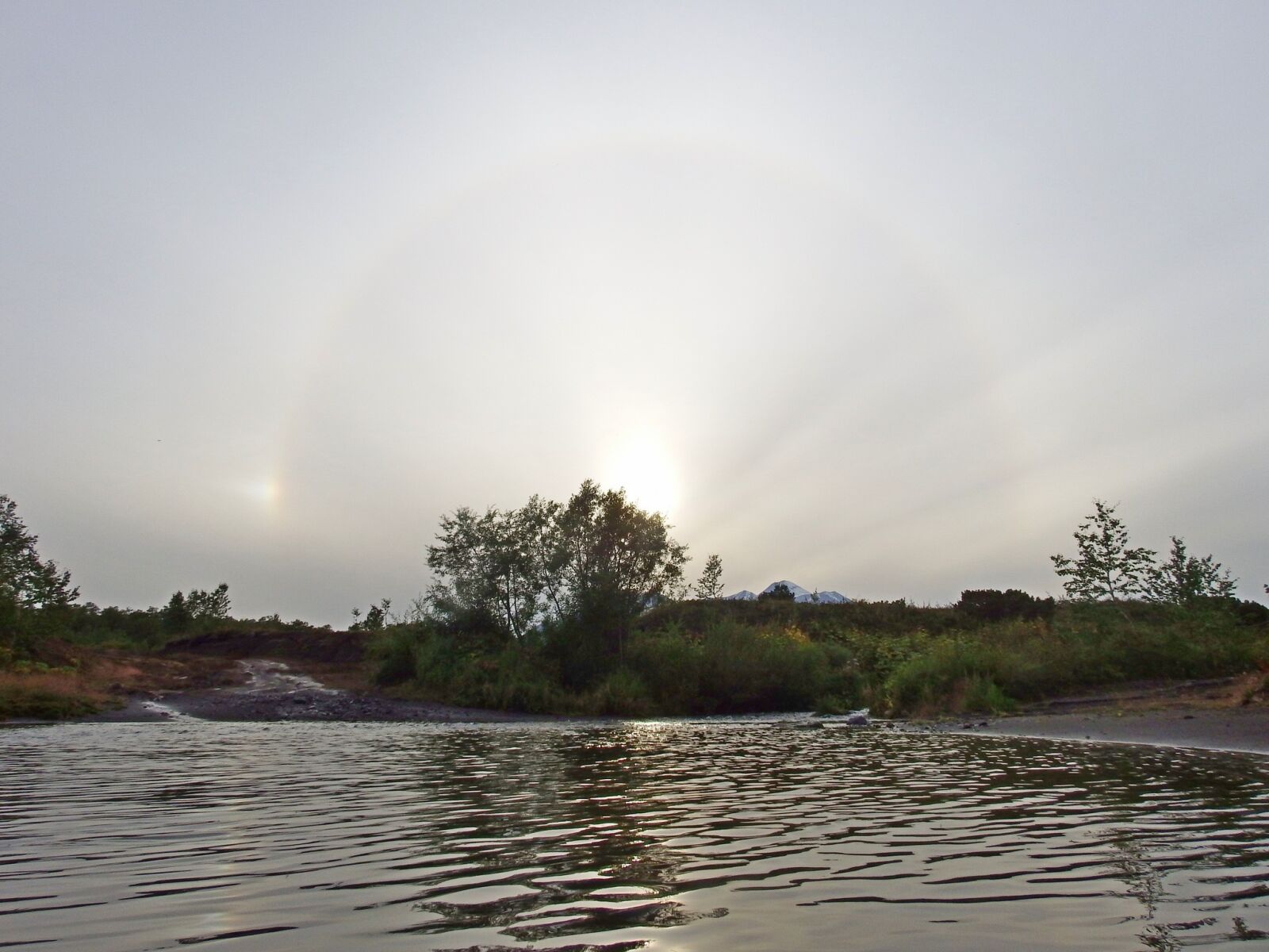 Fujifilm FinePix S1 sample photo. Halo, sunshine, volcanoes photography