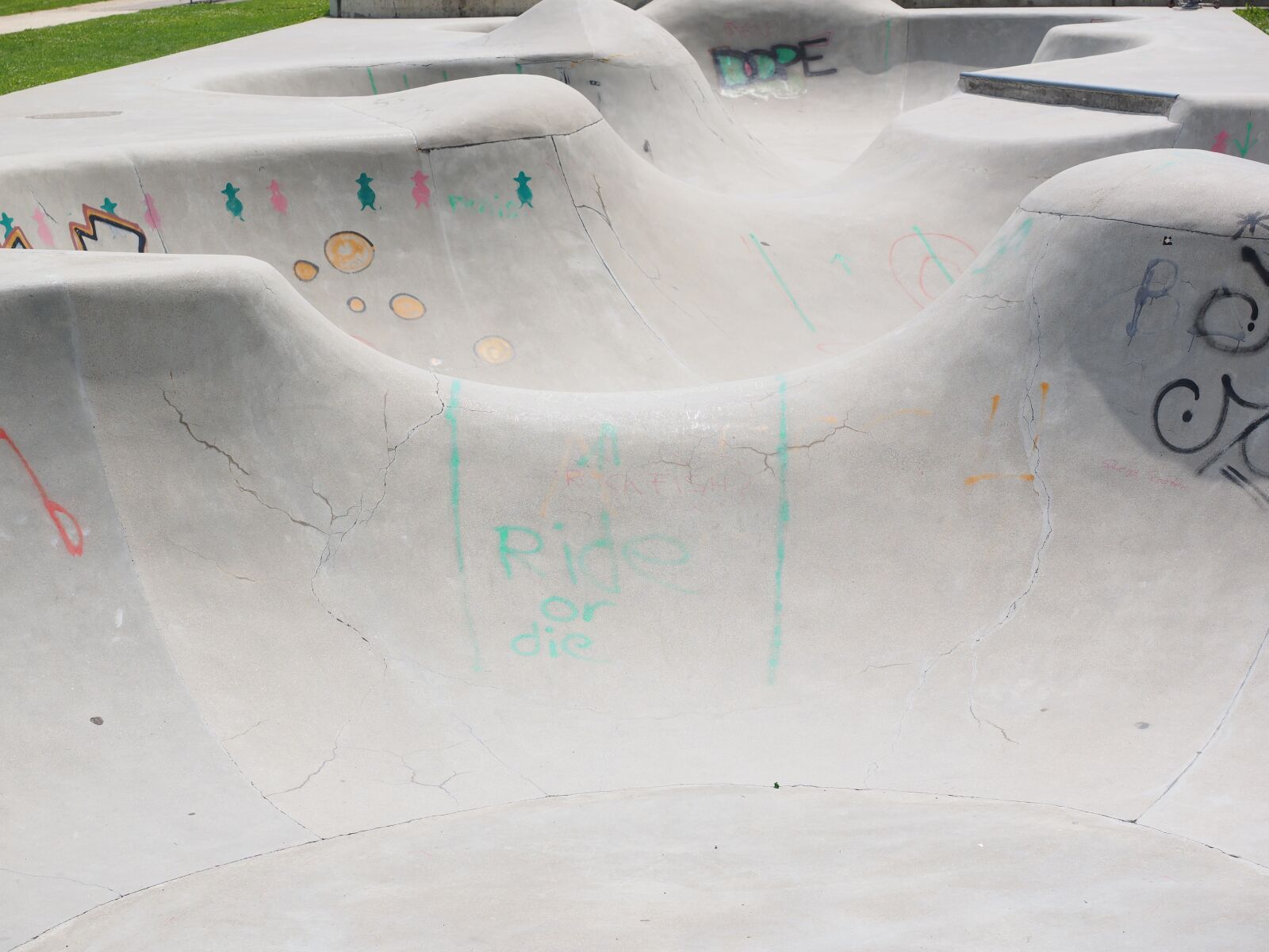 Olympus OM-D E-M1 + Olympus M.Zuiko Digital ED 12-40mm F2.8 Pro sample photo. Halfpipe, sport, bike photography