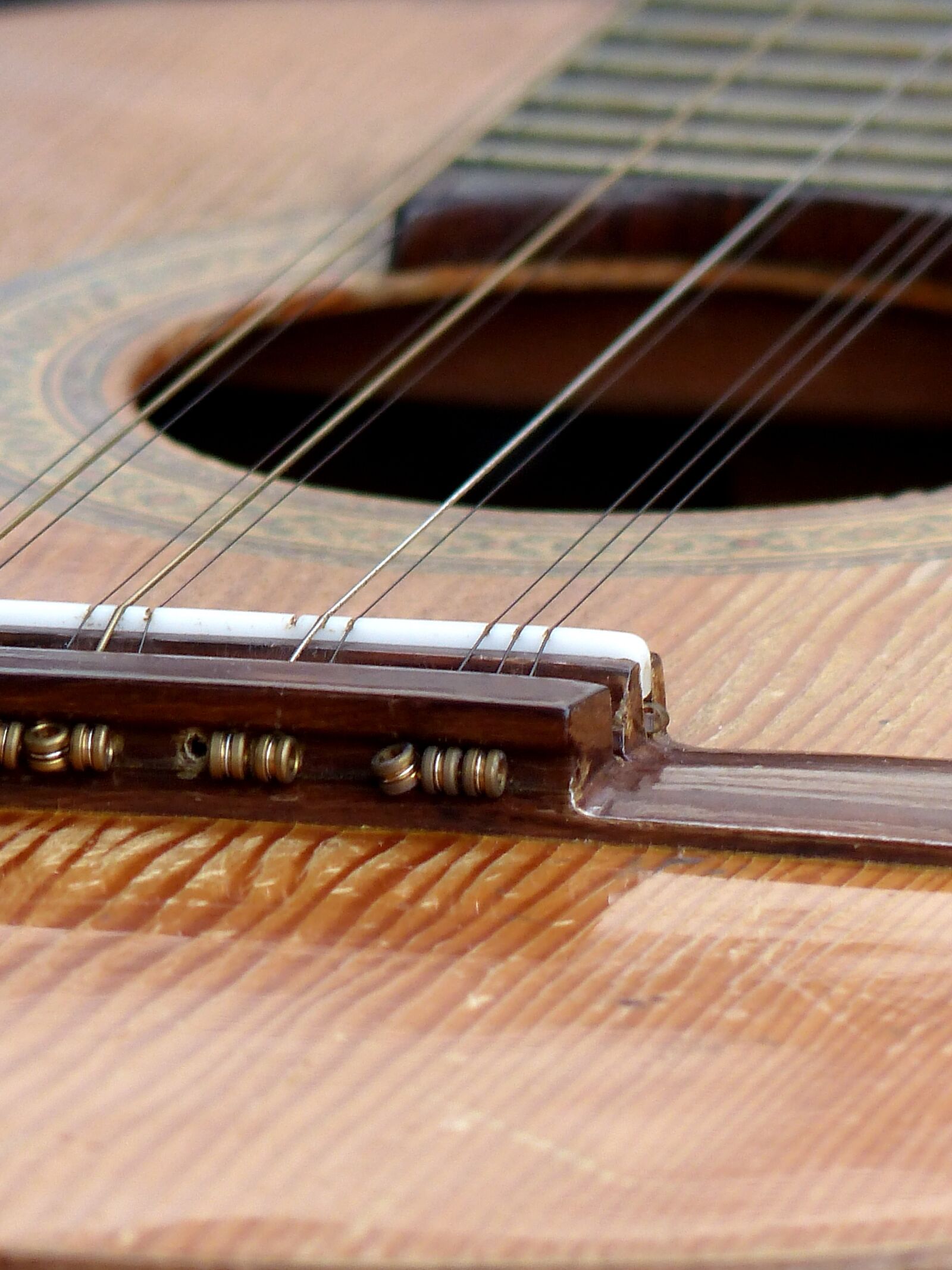 Panasonic Lumix DMC-FZ200 sample photo. Guitar, strings, instrument photography