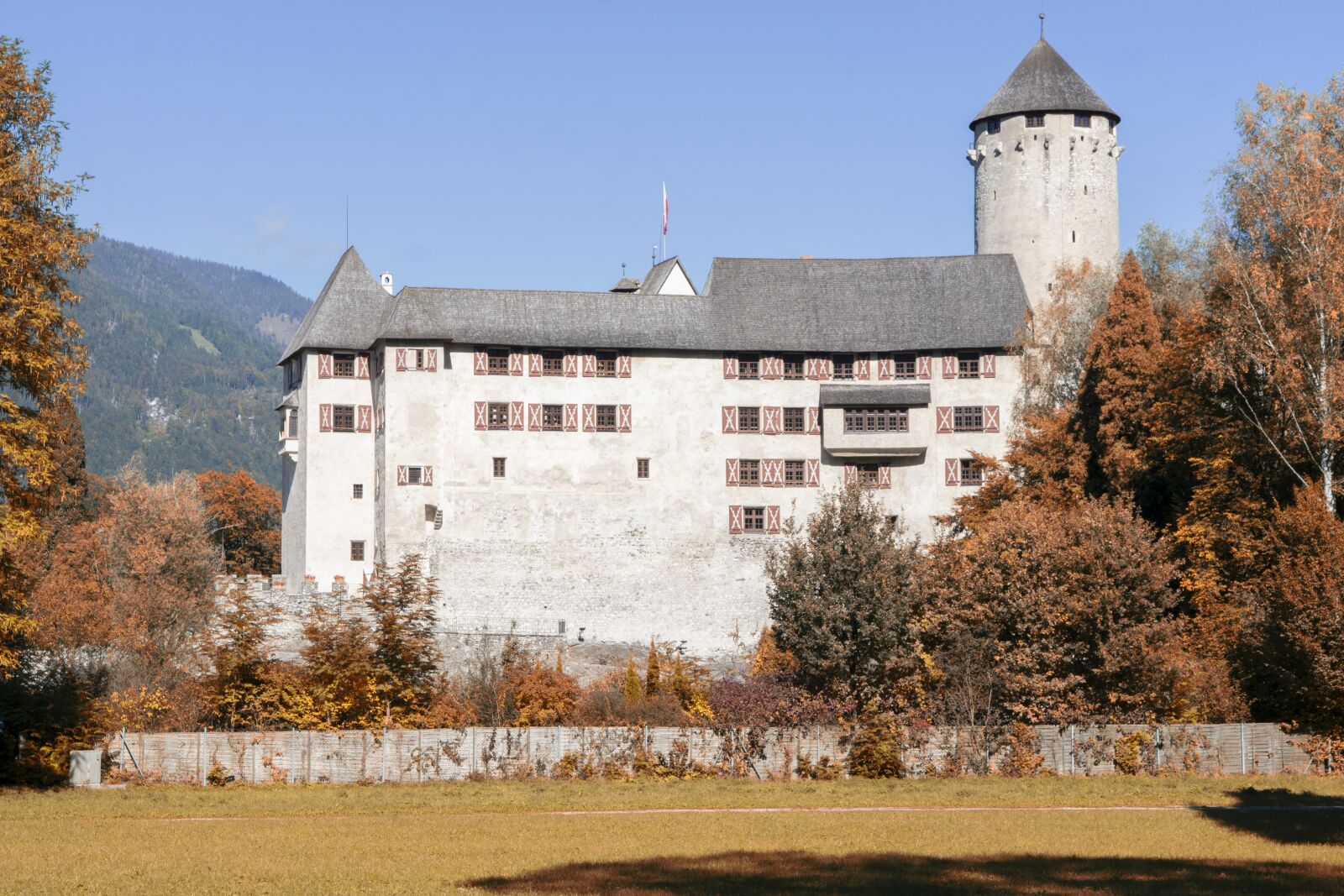 E 50mm F1.8 OSS sample photo. Castle, architecture, middle ages photography