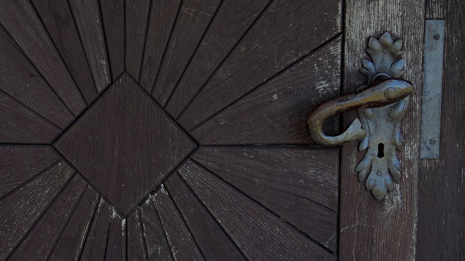 Olympus OM-D E-M5 sample photo. Old, wooden, door photography