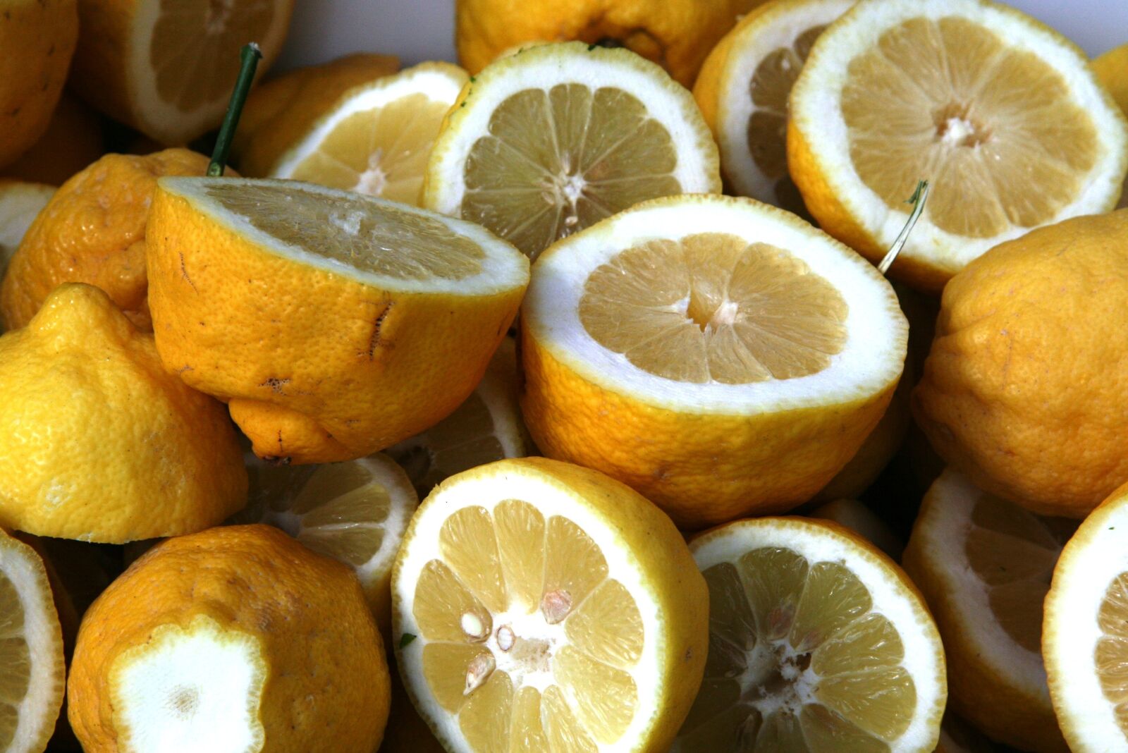 Canon EOS 400D (EOS Digital Rebel XTi / EOS Kiss Digital X) sample photo. Lemon, food, fresh photography
