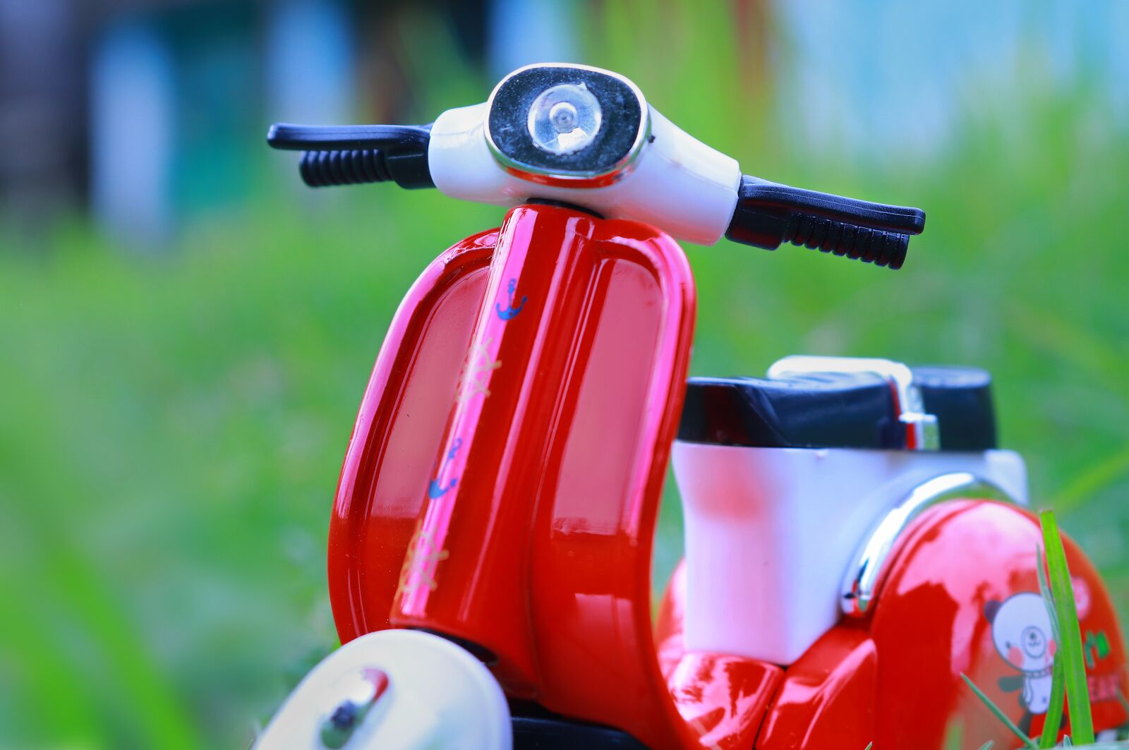Canon EOS 80D sample photo. Vespa, miniature, vehicle photography