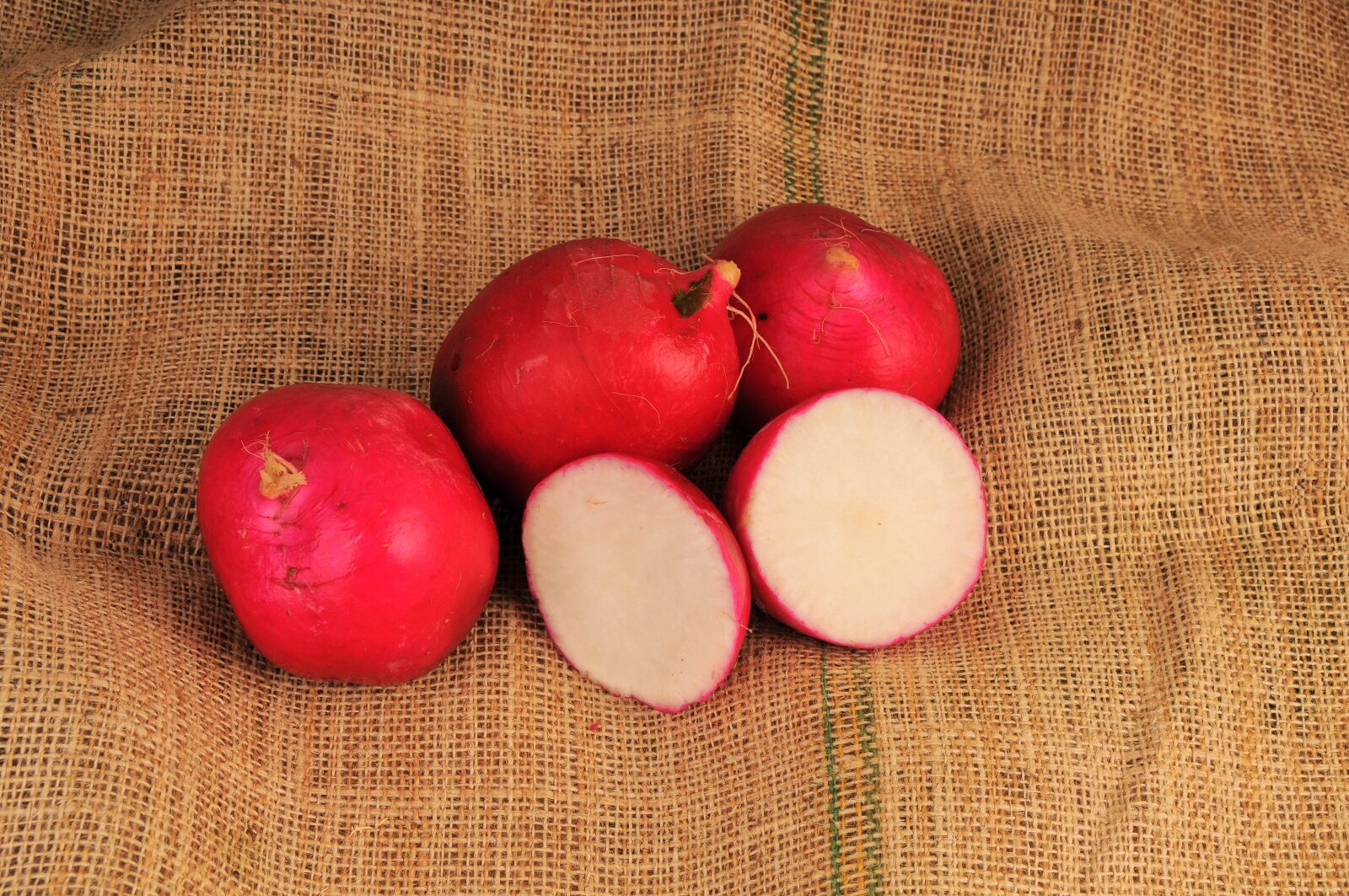 Nikon D300 sample photo. Radish, vegetable, food photography