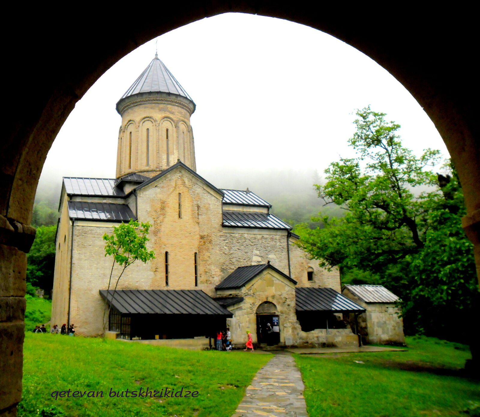 Samsung ES80/ ES81 sample photo. Chruch, nature photography