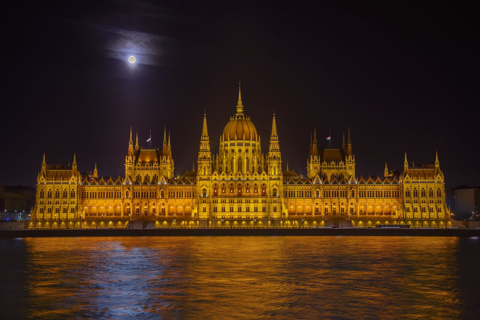 Nikon D5500 sample photo. Parliament, danube, capital photography
