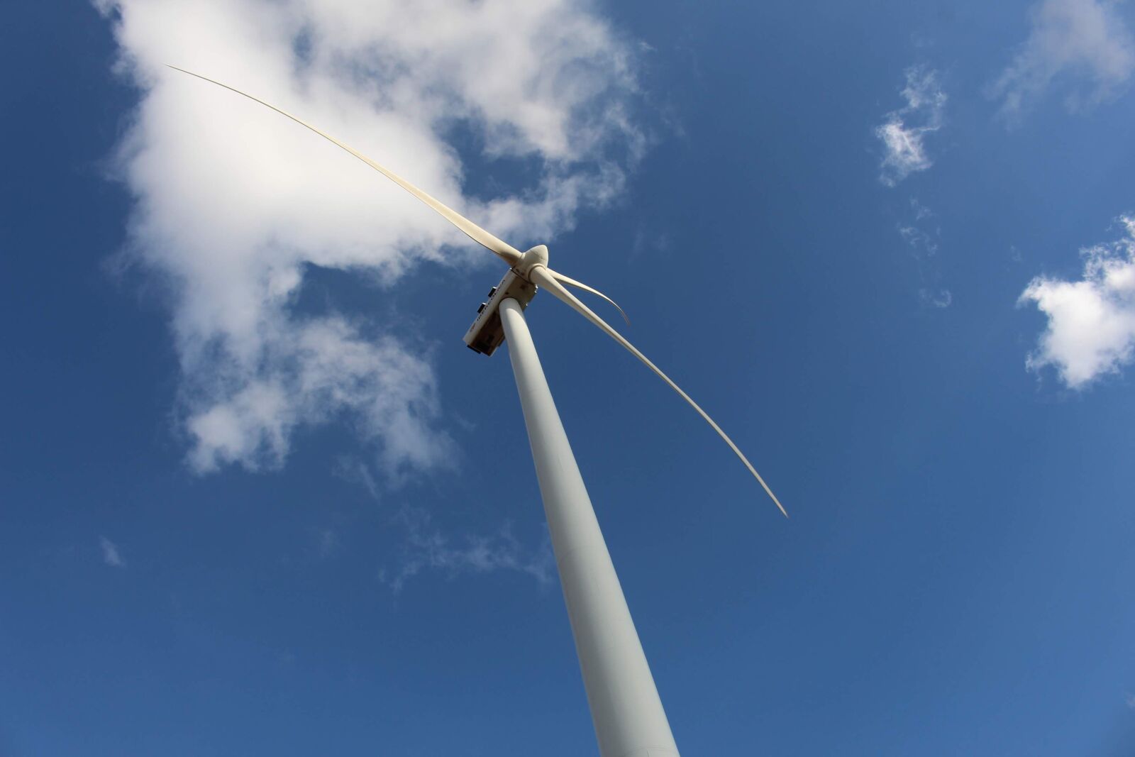 Canon EOS 1300D (EOS Rebel T6 / EOS Kiss X80) sample photo. Mill, wind farm, aspa photography