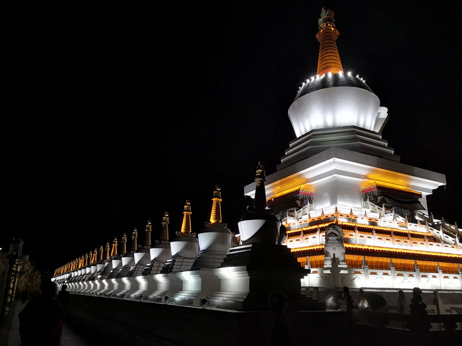 HUAWEI Mate 10 sample photo. Stupa, night view, baita photography