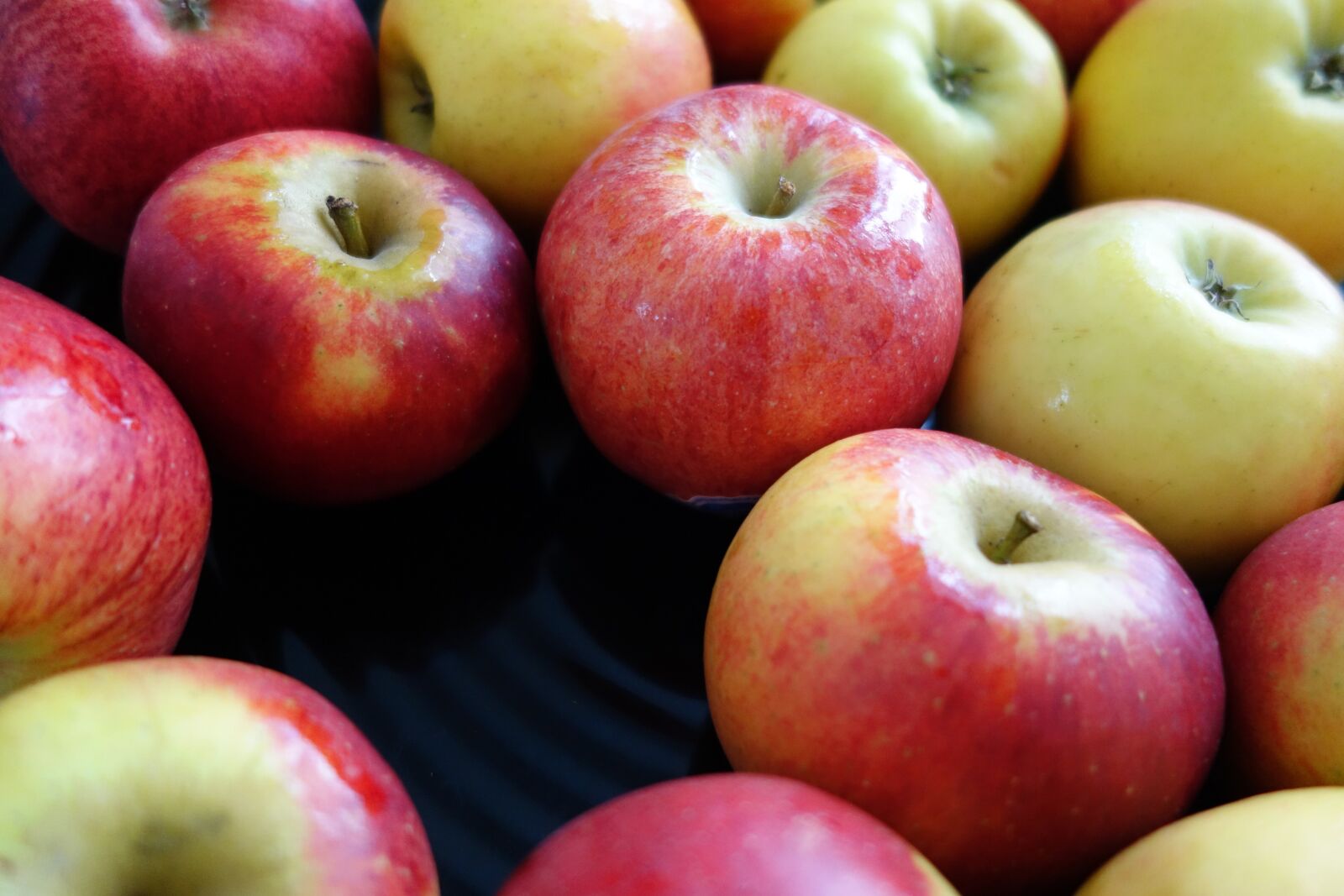 Sony Cyber-shot DSC-RX100 II sample photo. Apple, fruit, food photography