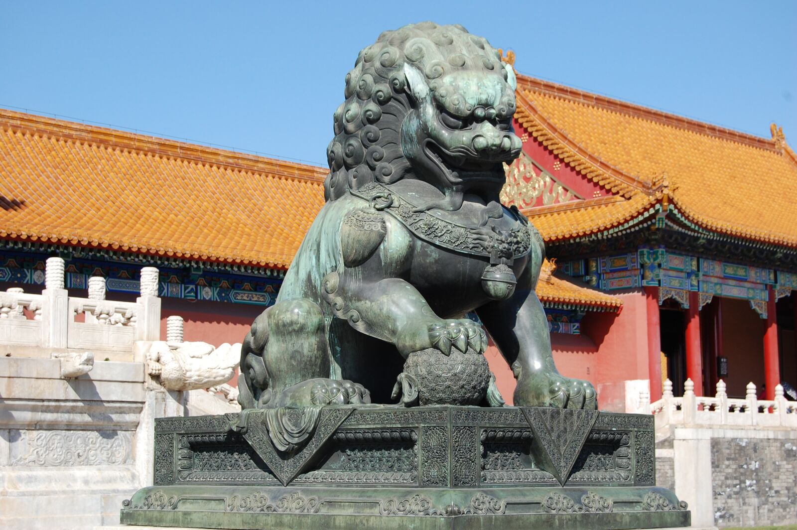Nikon D40 sample photo. Beijing, forbidden city, lion photography