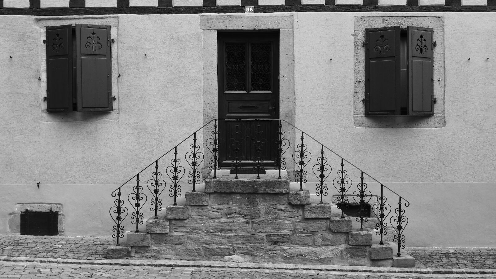 Nikon Coolpix P610 sample photo. Stairs, porch, the entrance photography