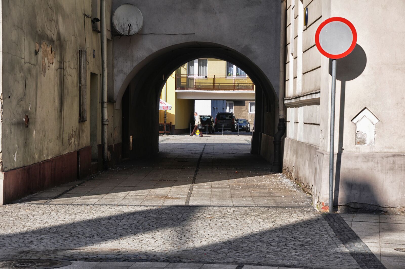 Nikon D90 sample photo. Street, no entry, gateway photography