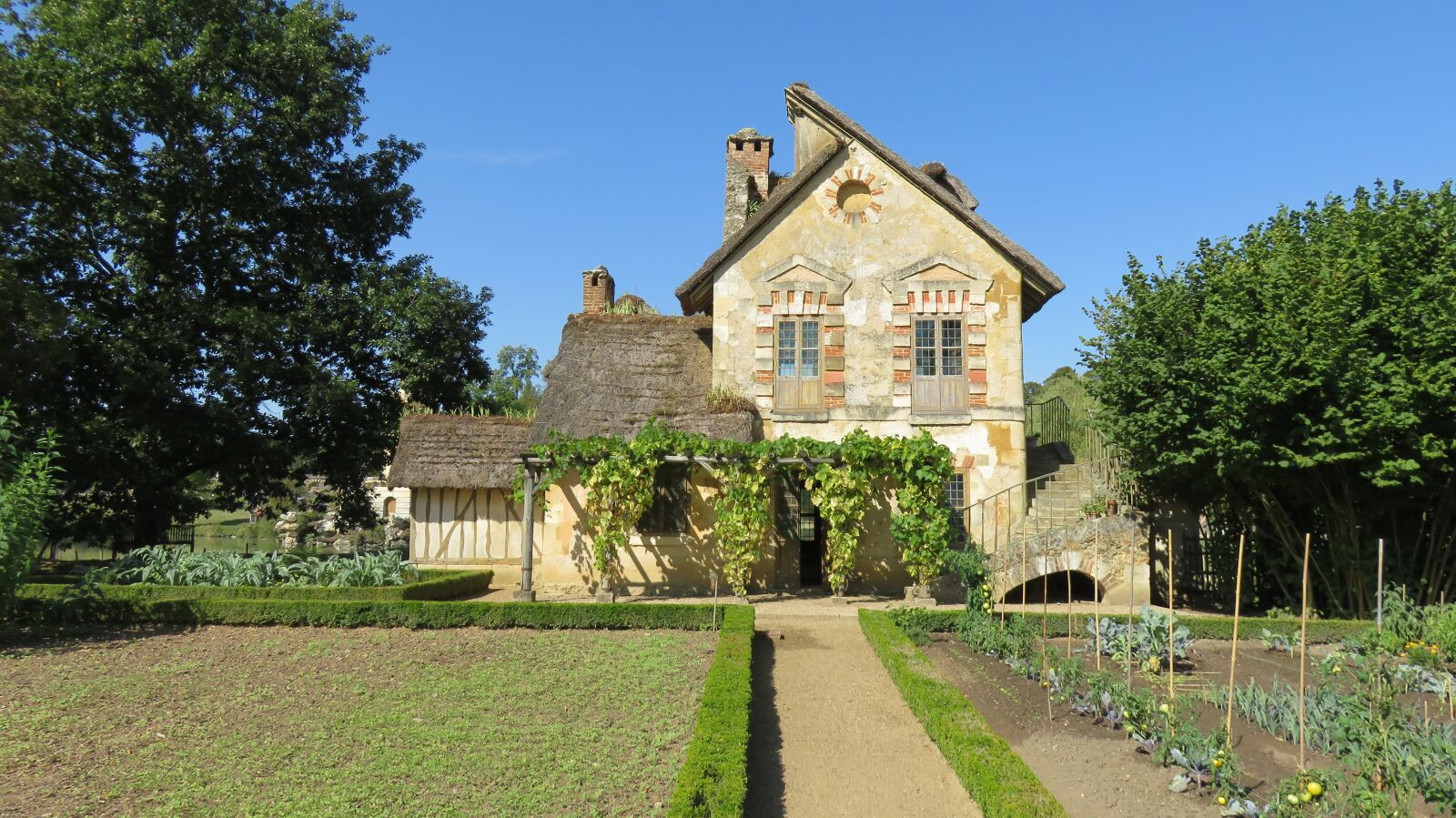 Canon PowerShot SX710 HS sample photo. Hameau de la reine photography