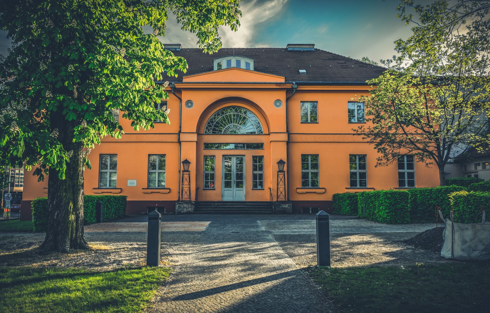 Sony a7 II + Sony FE 28-70mm F3.5-5.6 OSS sample photo. Theater, berlin, castle park photography