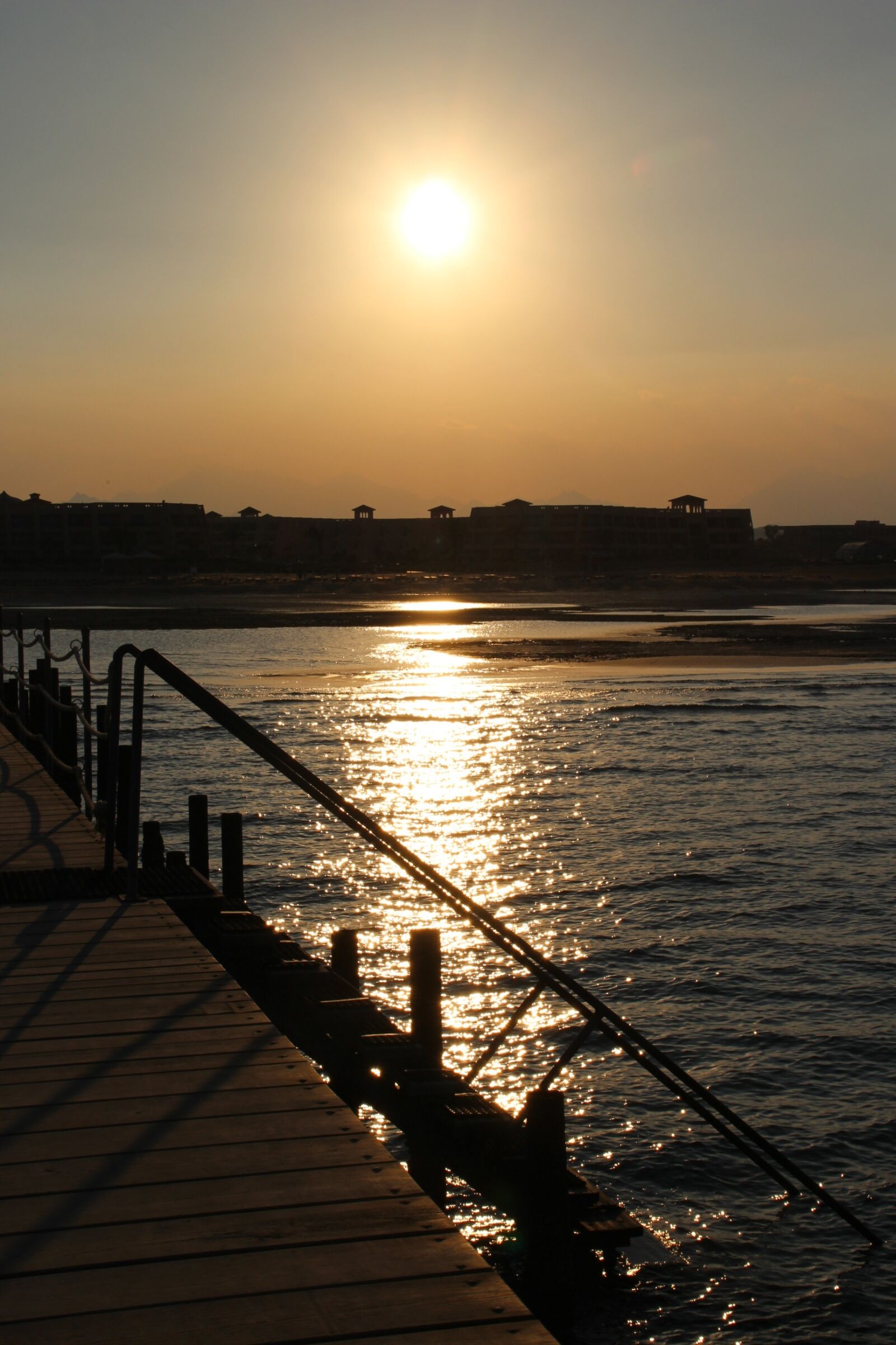 Canon EOS 100D (EOS Rebel SL1 / EOS Kiss X7) sample photo. Sun, holiday, sea photography