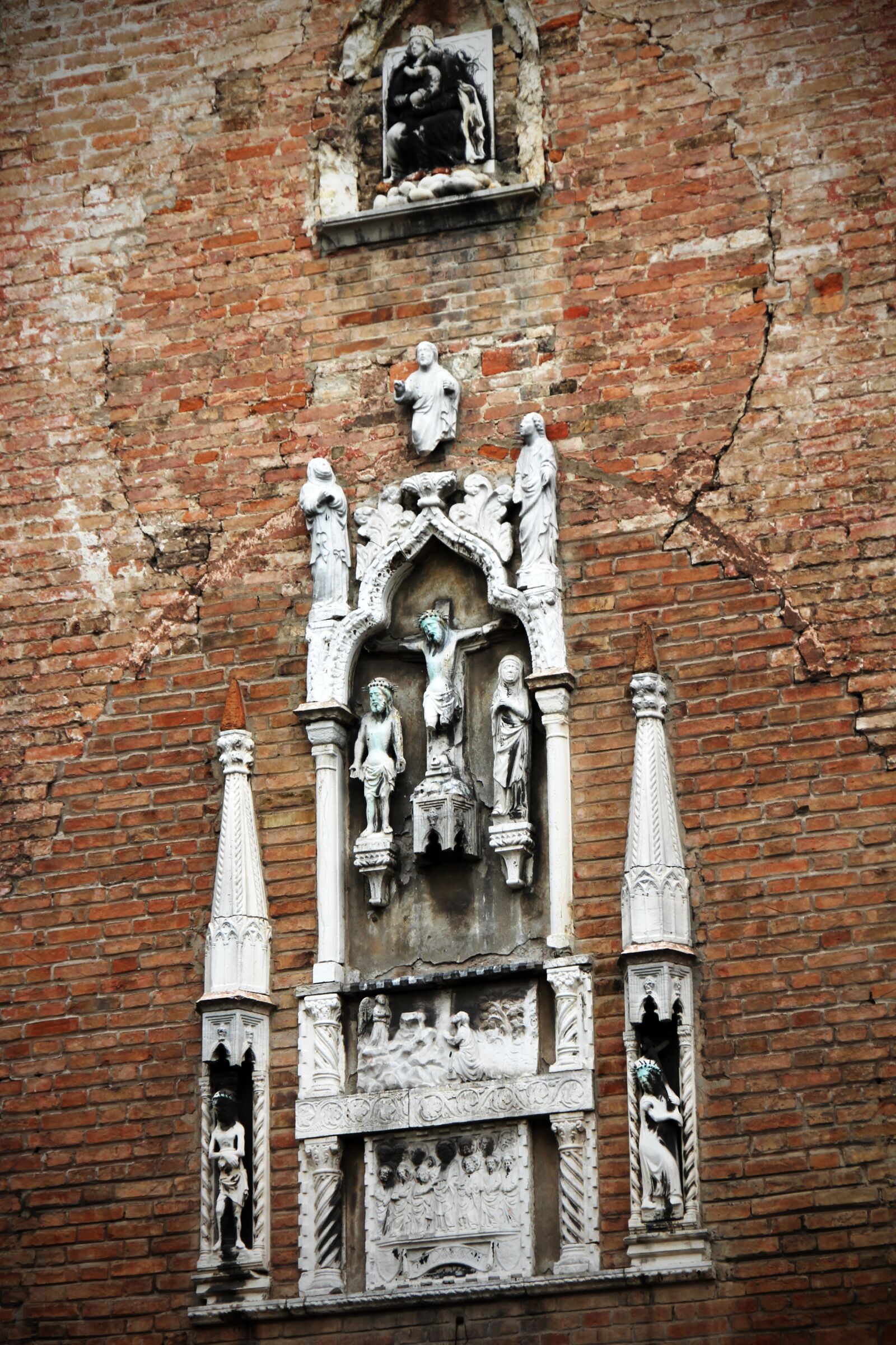 Canon EOS 60D sample photo. House facade, italy, venice photography