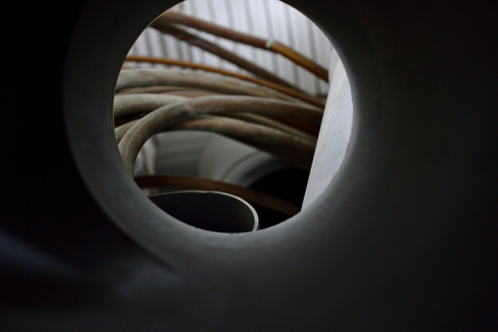 Canon EOS 800D (EOS Rebel T7i / EOS Kiss X9i) sample photo. Tubes, plastic, tools photography