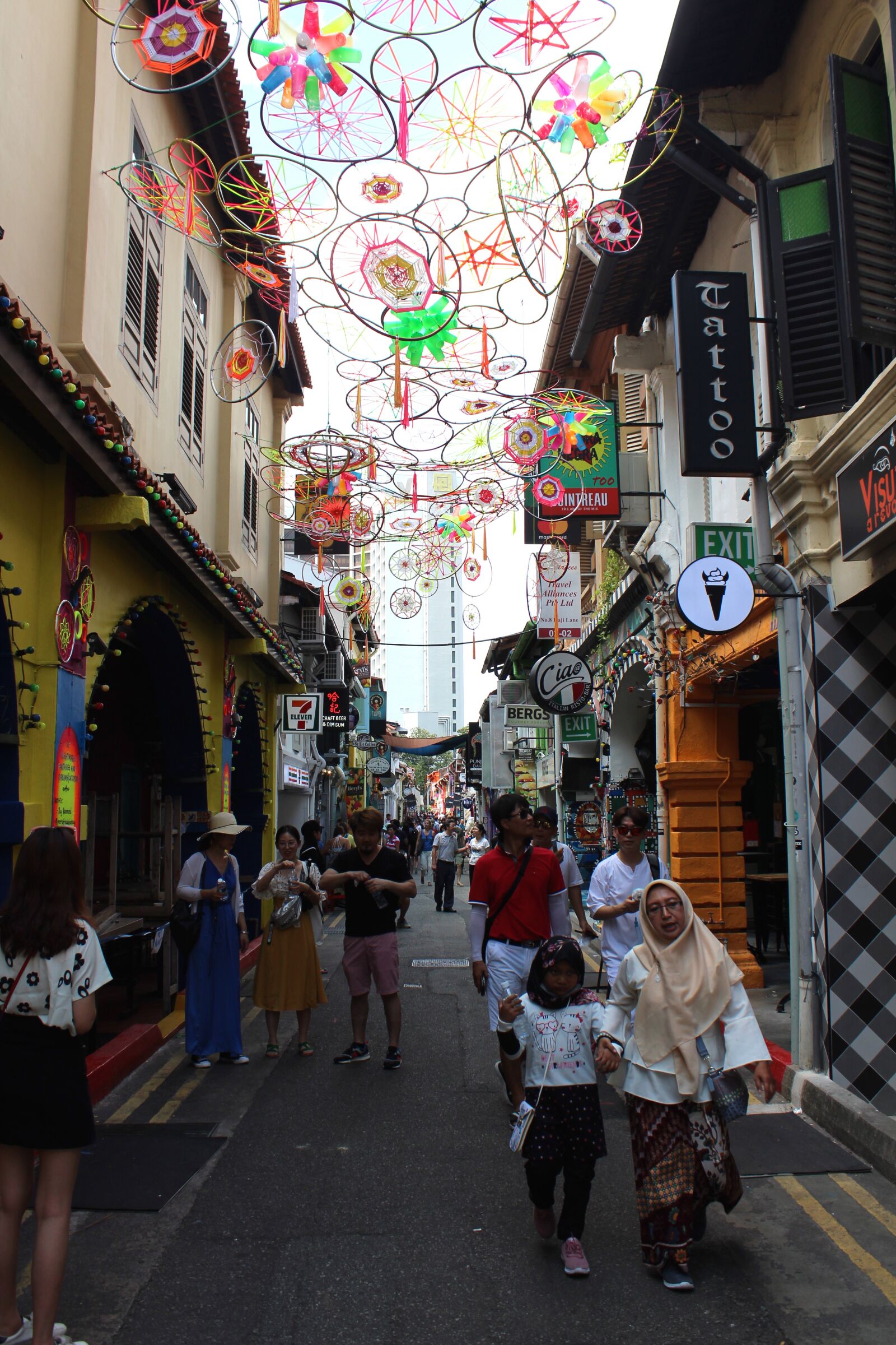 Canon EOS 1300D (EOS Rebel T6 / EOS Kiss X80) sample photo. Arab street, singapore, architecture photography