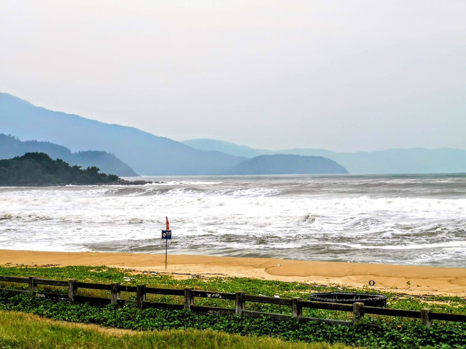 HUAWEI LYA-L29 sample photo. Beach, vietnam, clouds photography