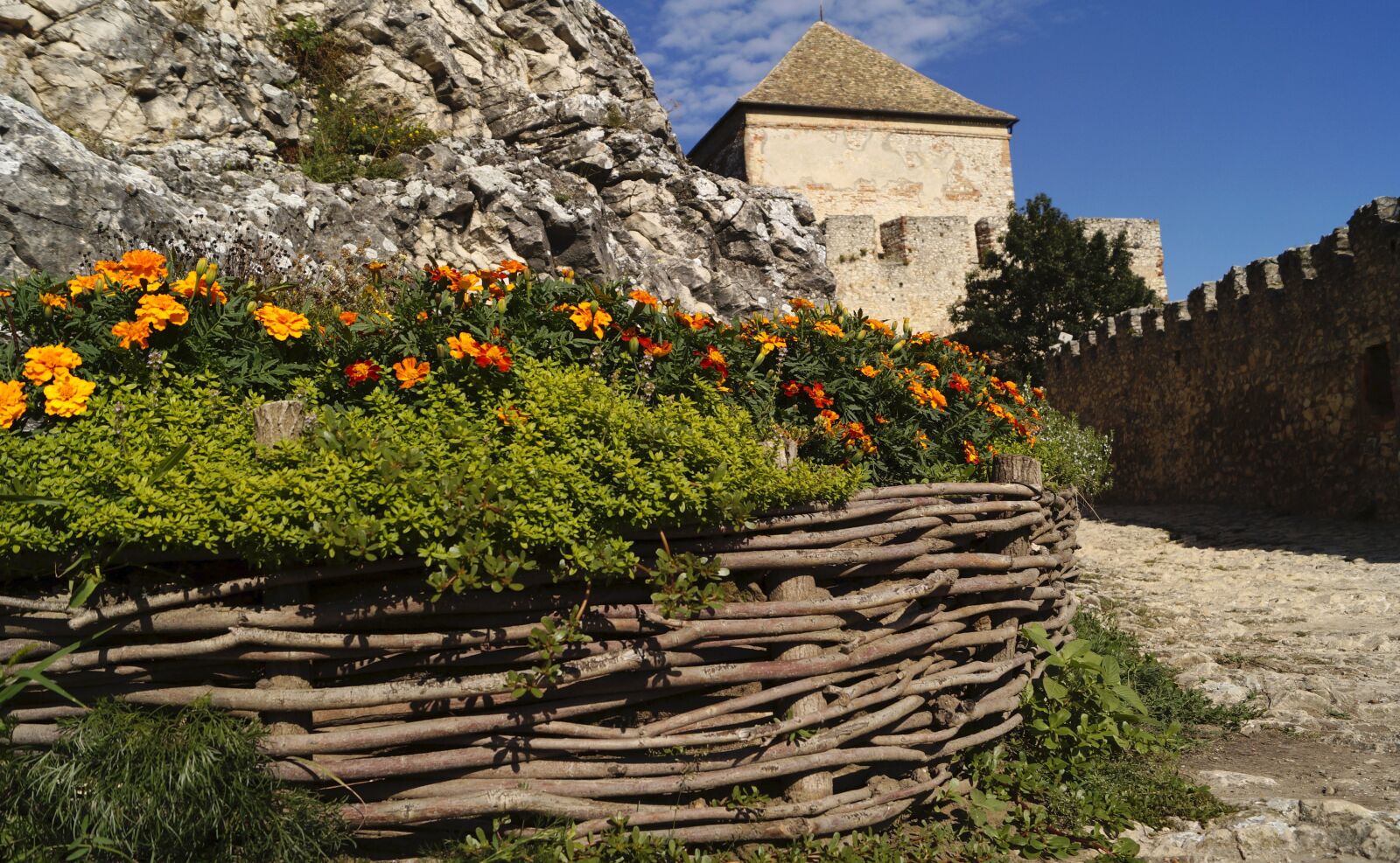 Sony DT 18-55mm F3.5-5.6 SAM II sample photo. Castle, sümeg, hungary photography
