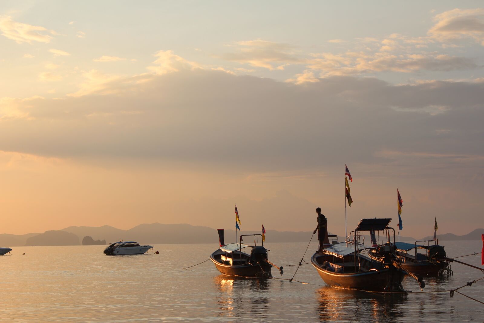 Canon EOS 600D (Rebel EOS T3i / EOS Kiss X5) sample photo. Sunset, mood, lighting photography