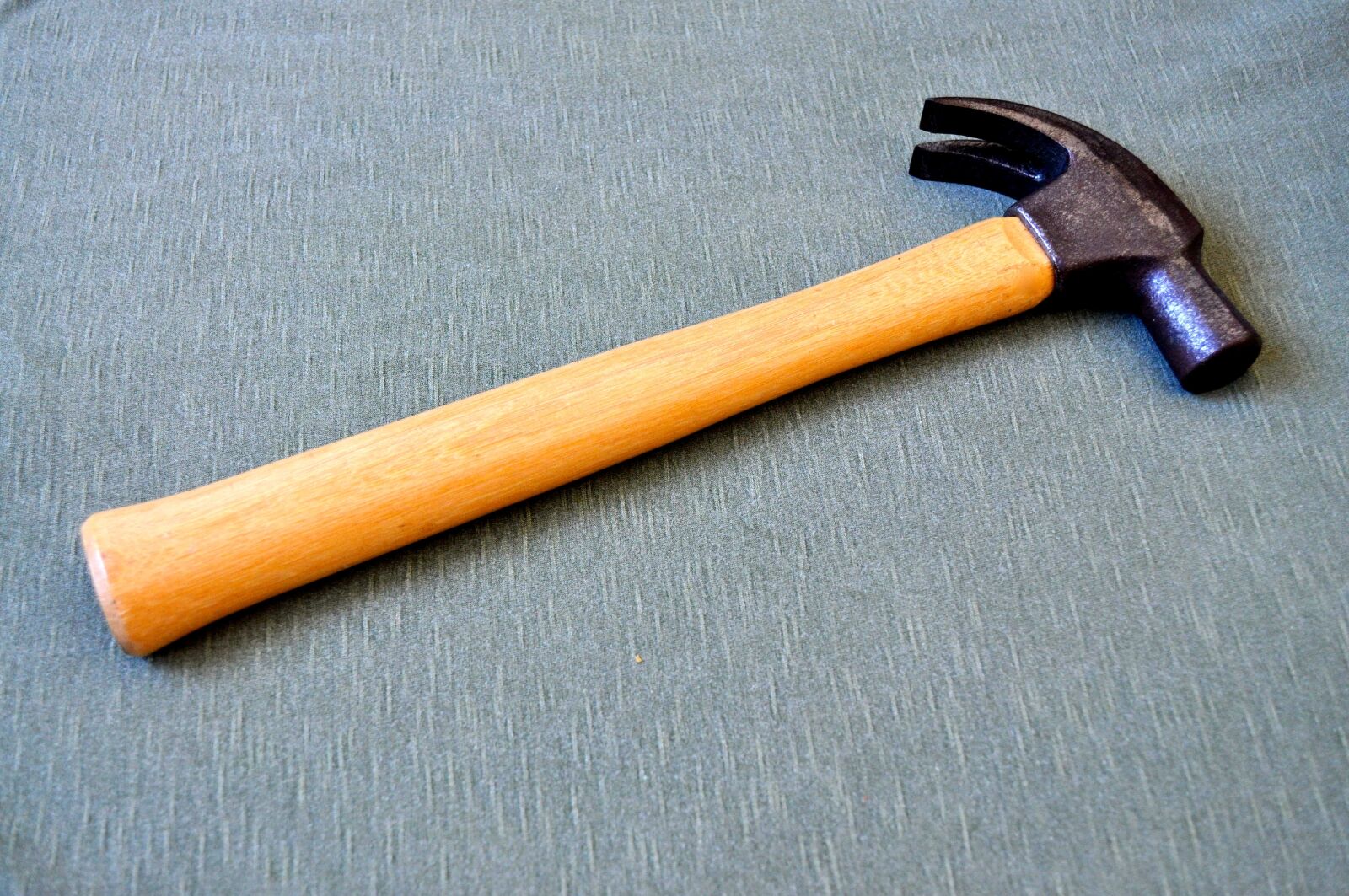 Nikon D5000 sample photo. Hammer, tool, nails photography