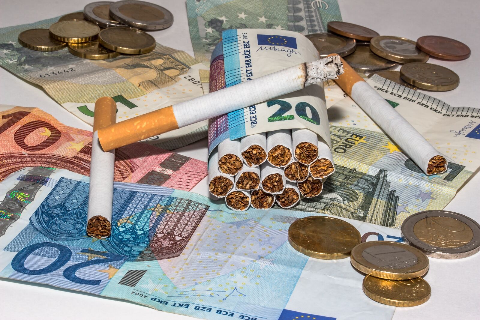Canon EOS 650D (EOS Rebel T4i / EOS Kiss X6i) sample photo. Cigarettes, bank note, rolled photography