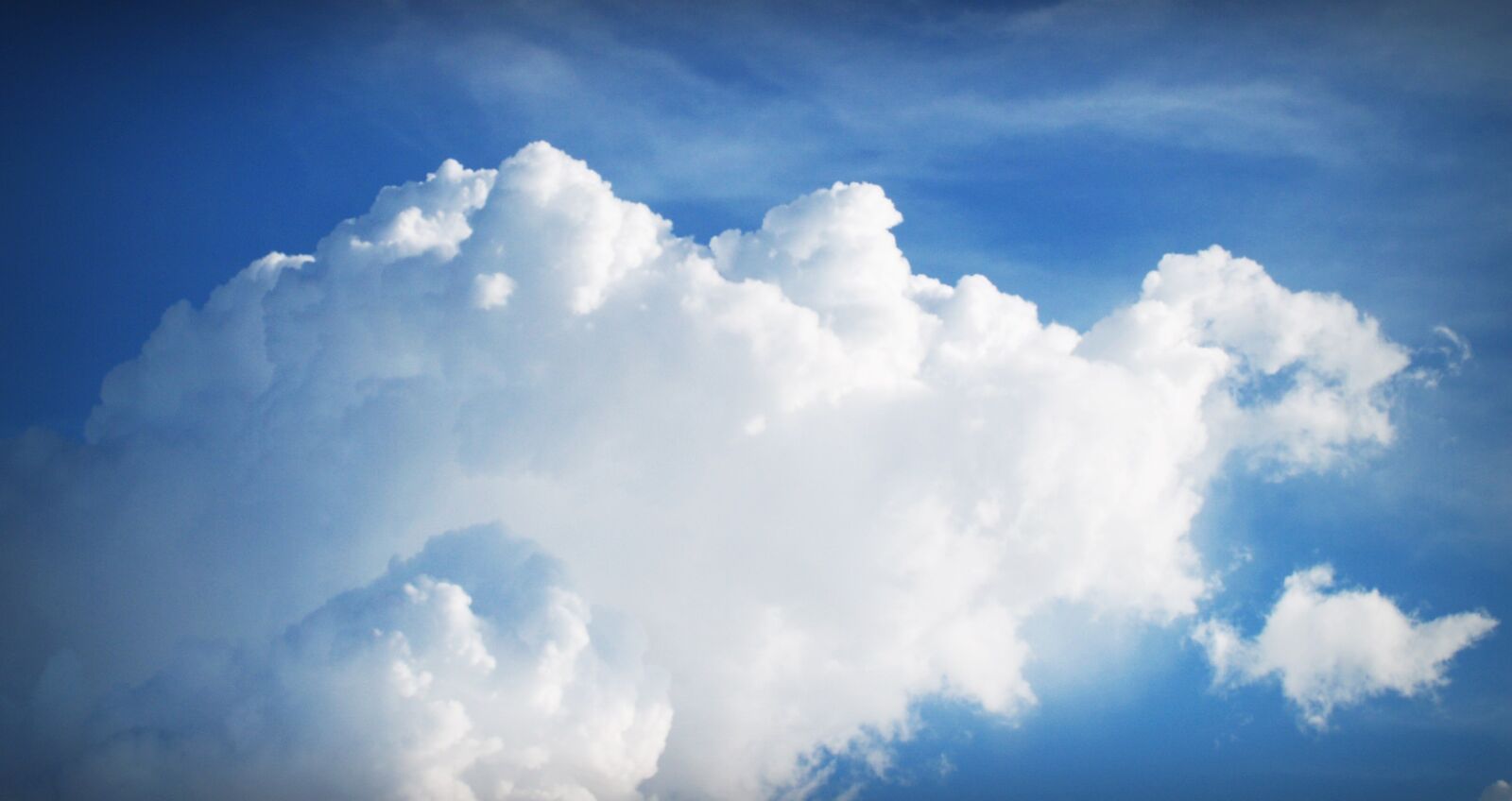Olympus E-300 (EVOLT E-300) sample photo. Sky, cloud, blue photography