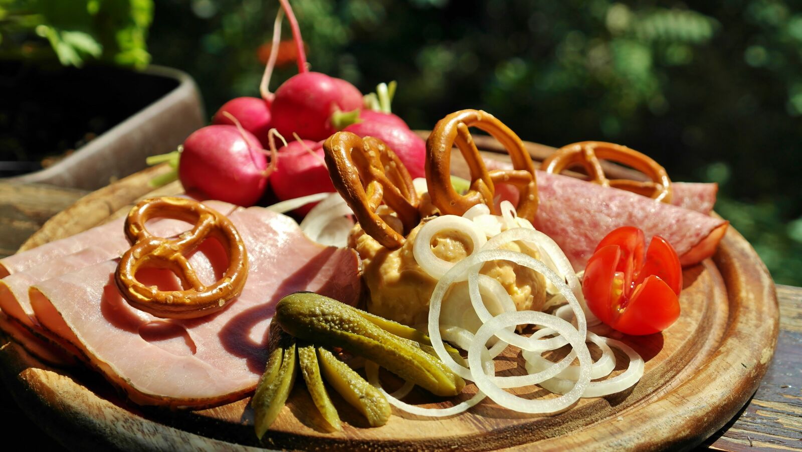 Samsung NX20 sample photo. Snack, cheese, sausage photography