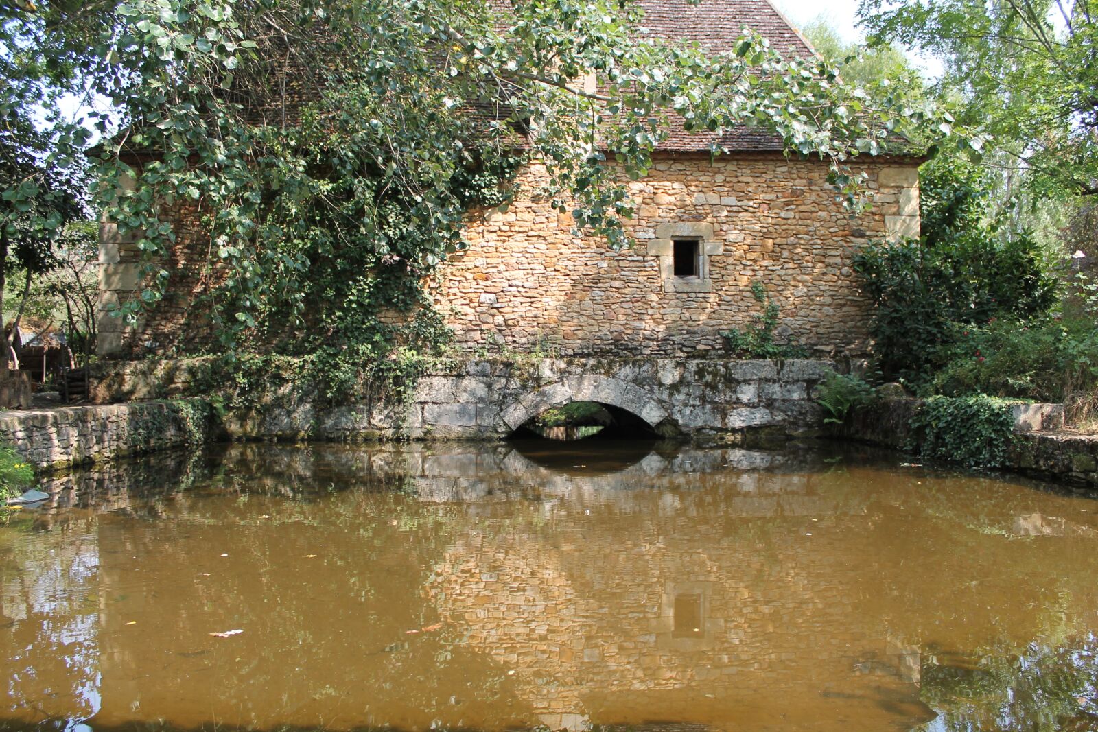 Canon EOS 1100D (EOS Rebel T3 / EOS Kiss X50) sample photo. The bournat, dordogne, pierre photography