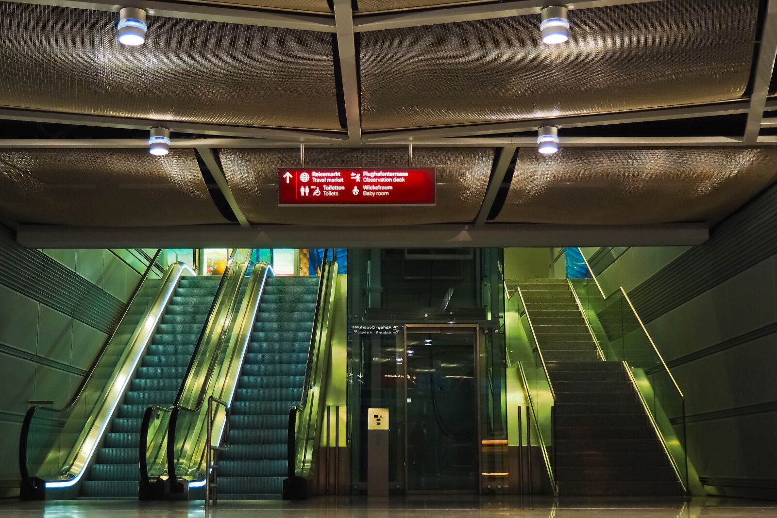 Olympus OM-D E-M10 sample photo. Architecture, airport, building photography