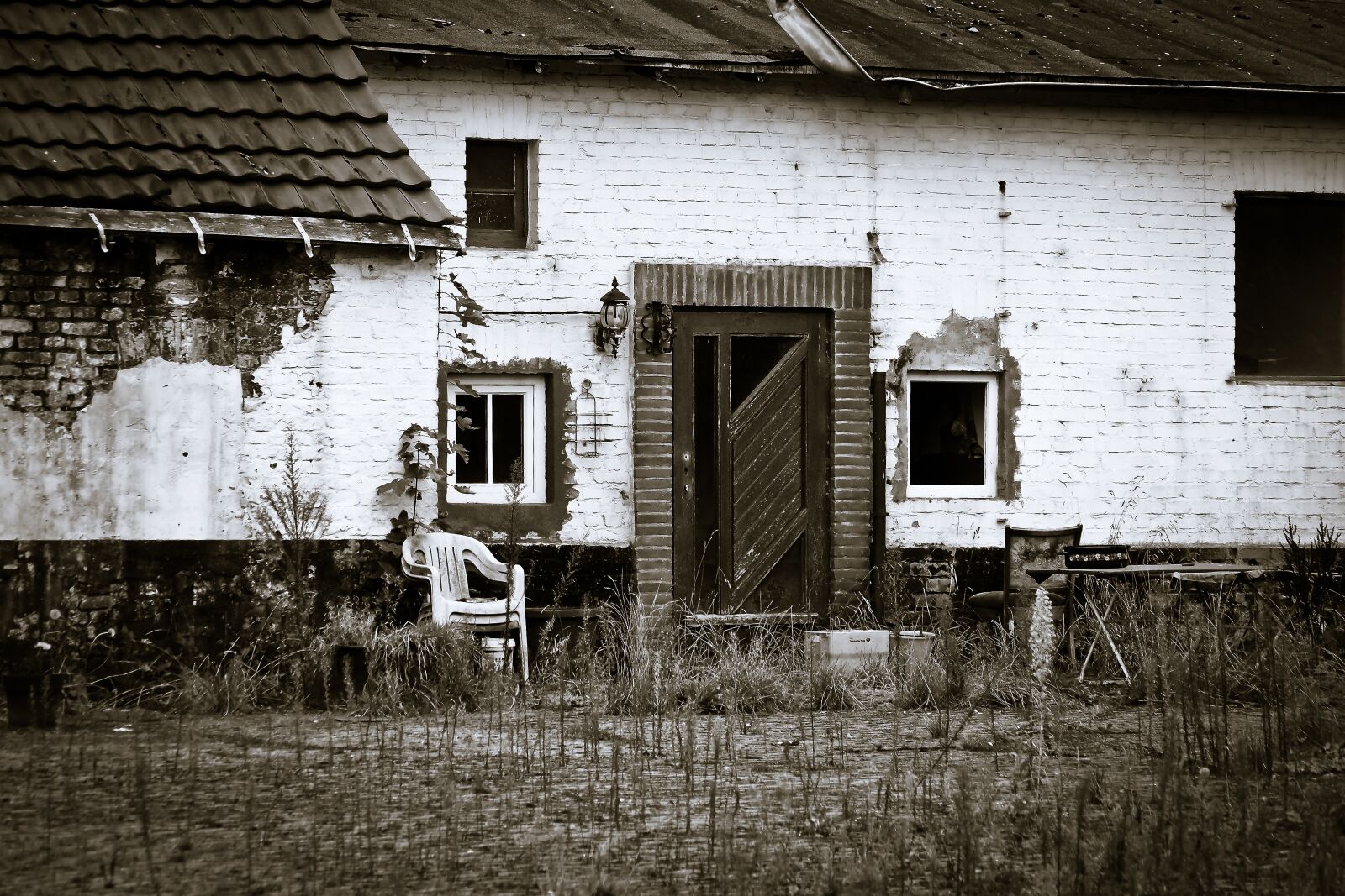 Olympus OM-D E-M10 sample photo. Lost places, building, old photography