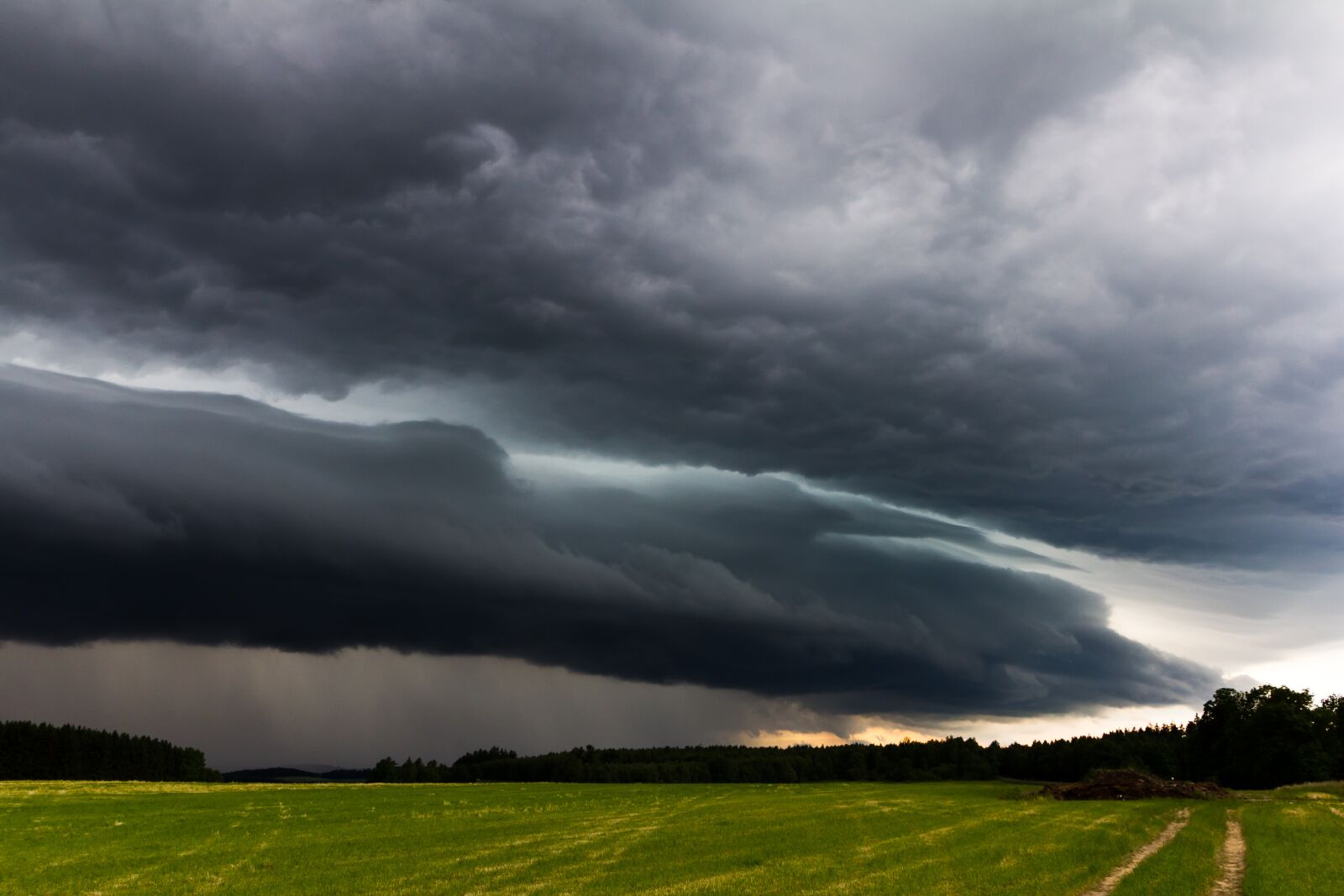 Canon EOS 60D sample photo. Thunderstorm, storm, shelf cloud photography
