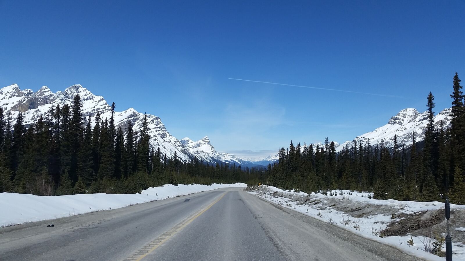 Samsung Galaxy S5 sample photo. Highway, mountains, icefields photography