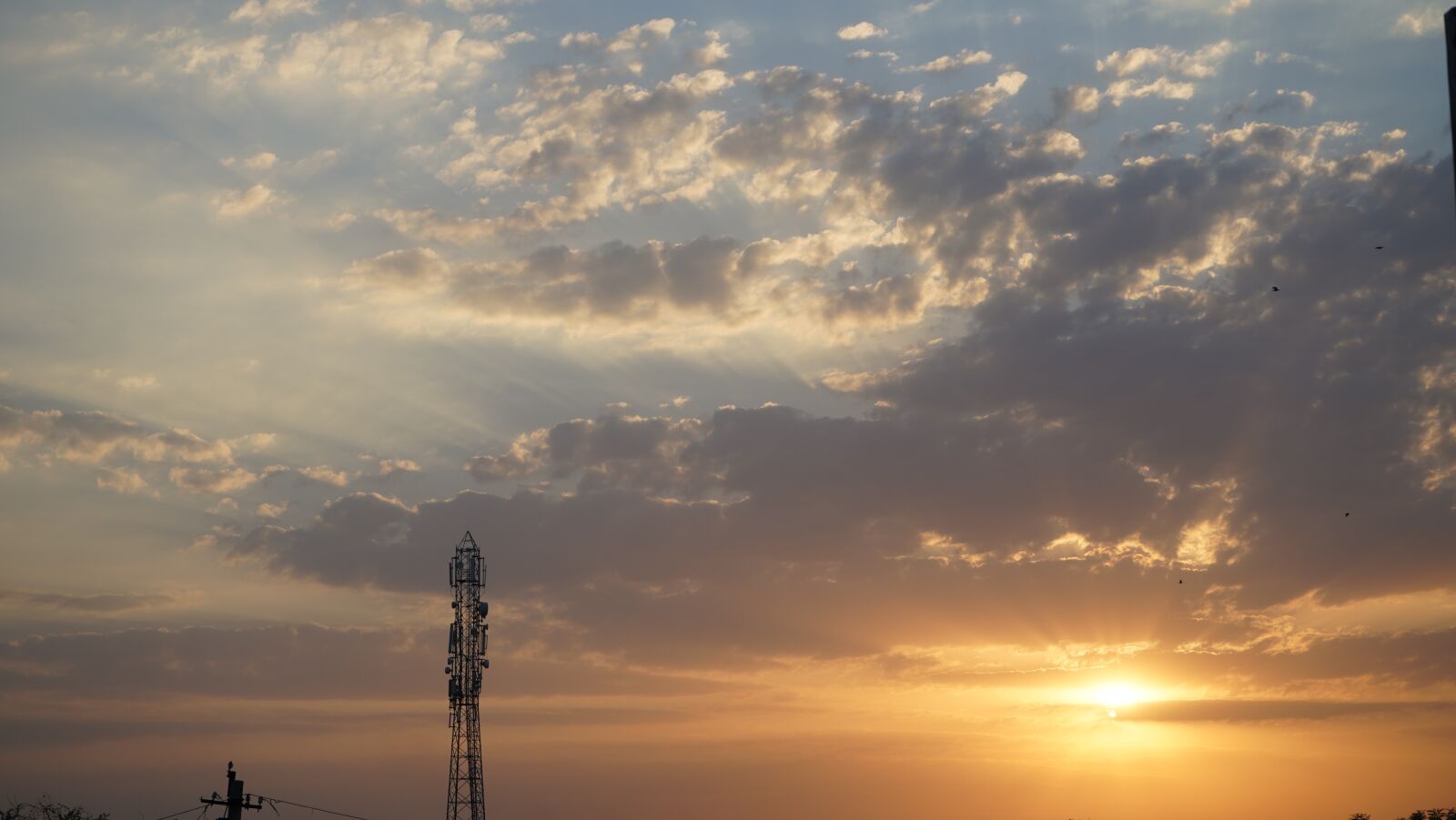 Sony FE 28-70mm F3.5-5.6 OSS sample photo. Sunset, sky, sun photography