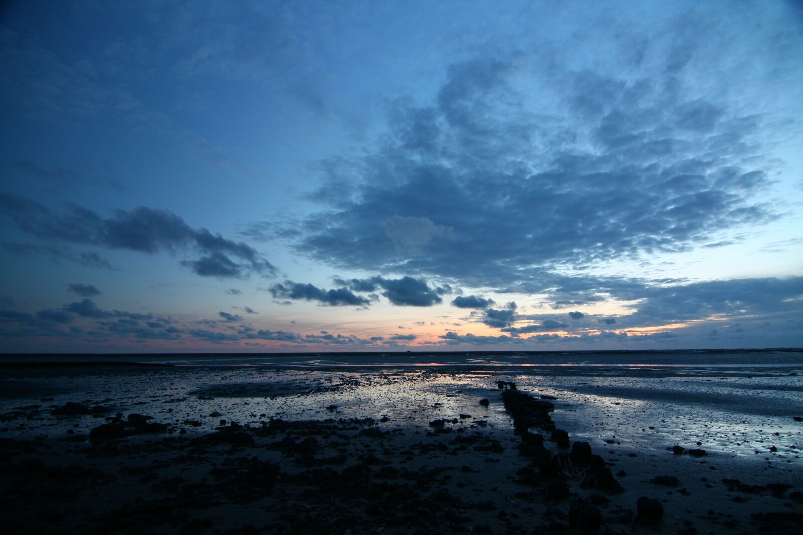 Canon EOS 450D (EOS Rebel XSi / EOS Kiss X2) sample photo. Sunset, sea, wadden sea photography