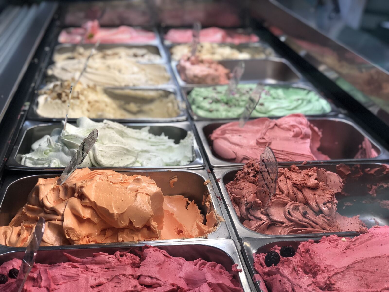 iPhone X back dual camera 6mm f/2.4 sample photo. Iceland, valdis, ice cream photography