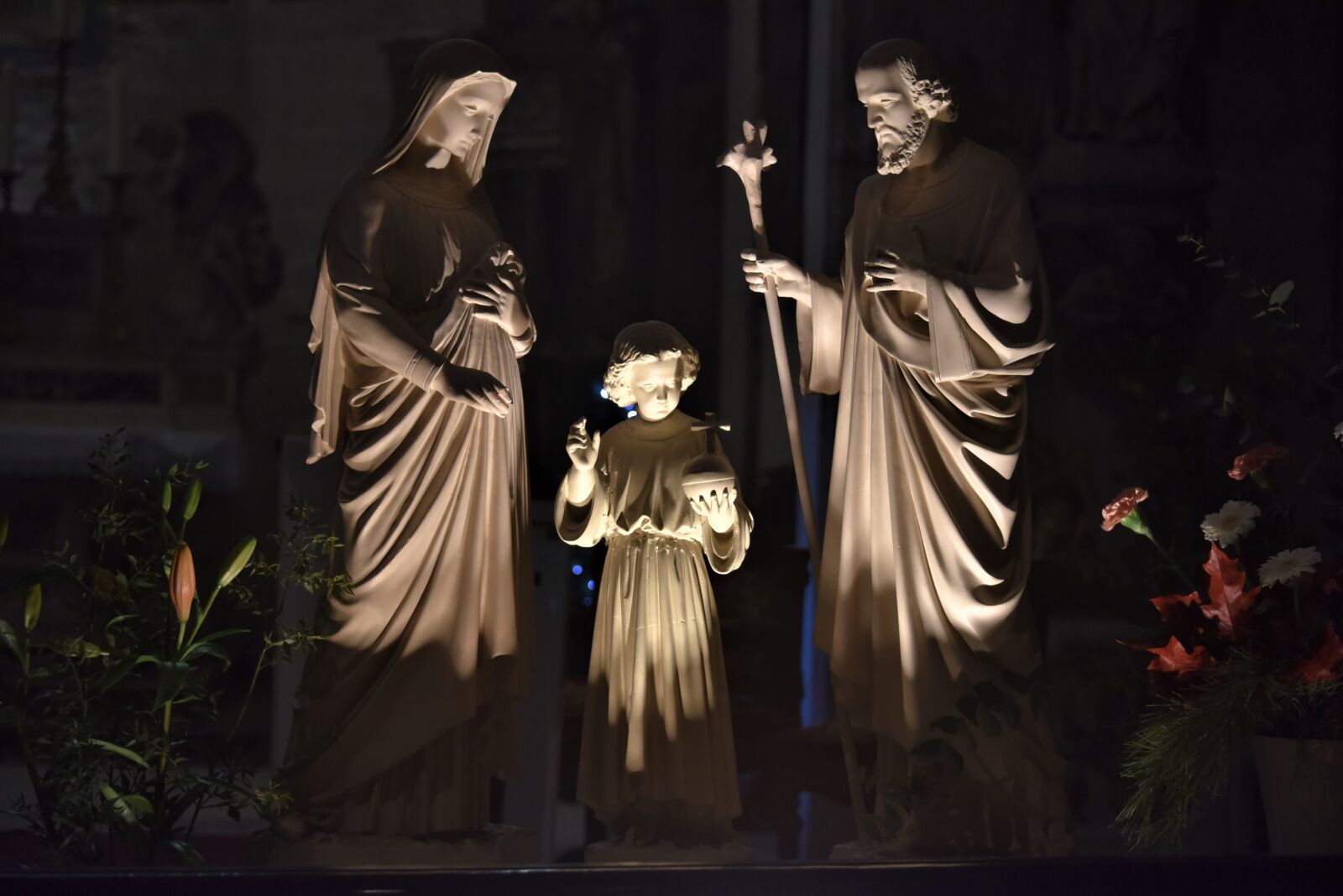 Nikon D810 sample photo. Statues, church, religion photography