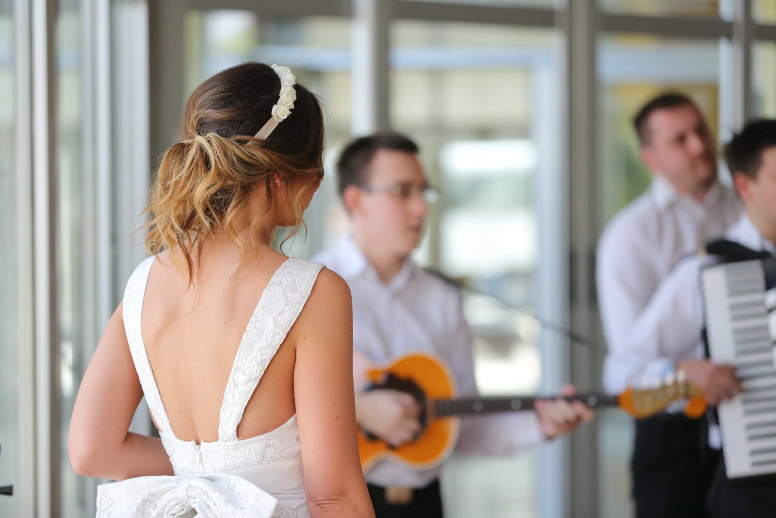 Canon EOS 5D Mark III sample photo. Blonde hair, bride, celebration photography
